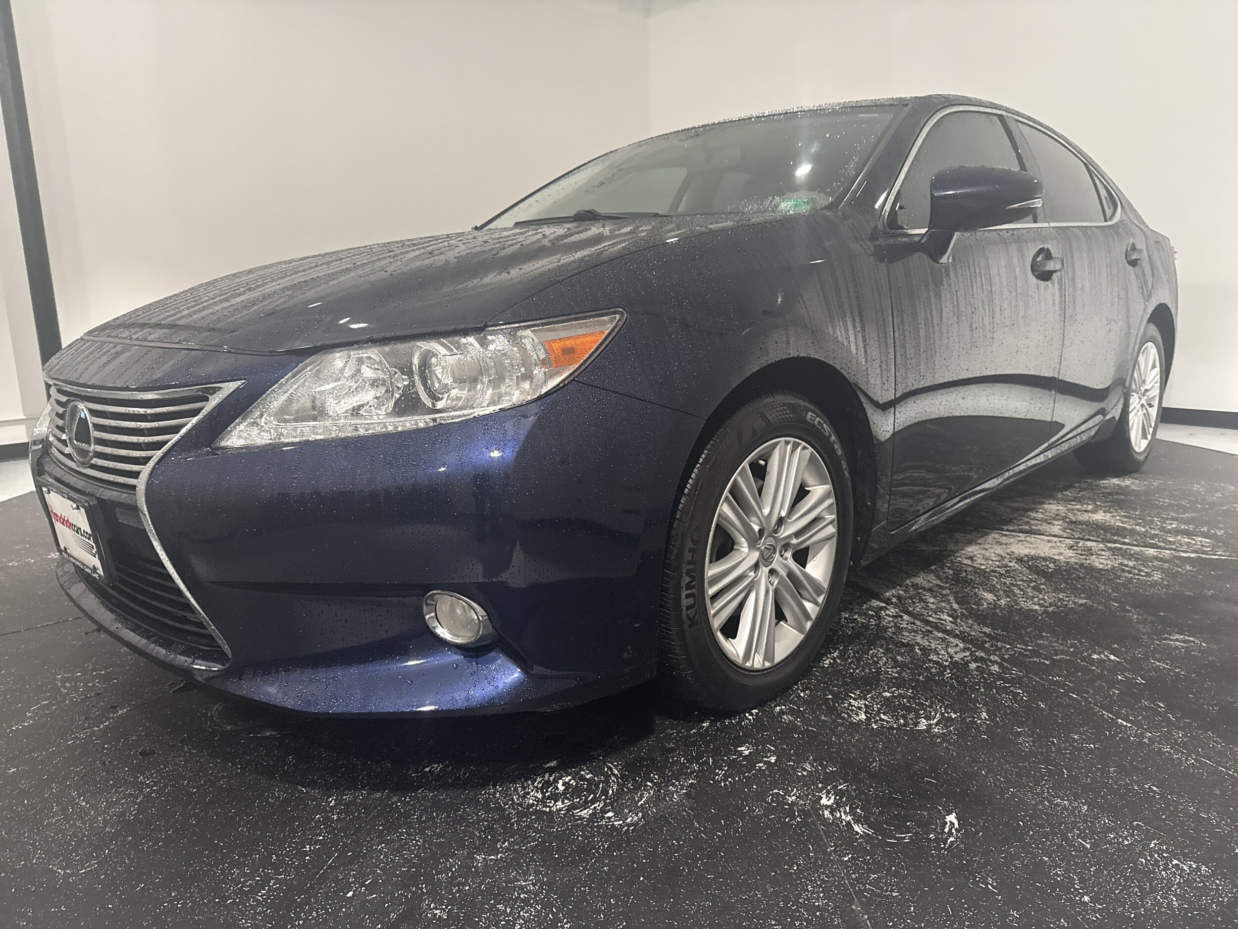 2014 Lexus ES 350 photo 3