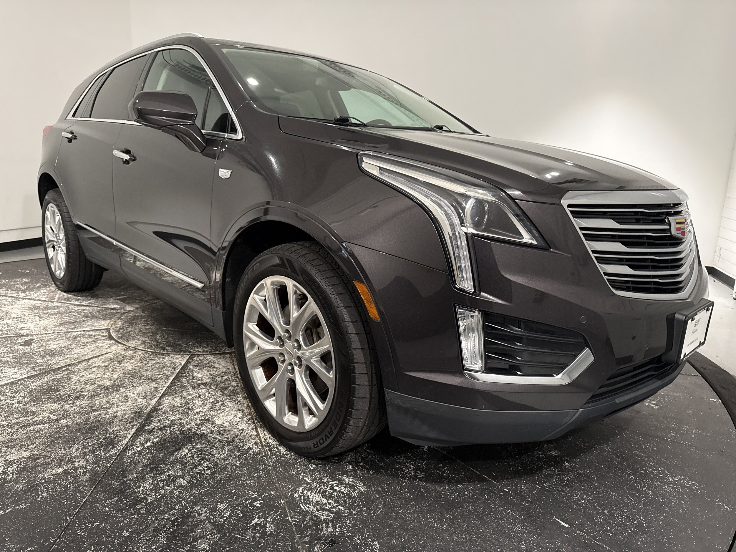 2017 Cadillac XT5 Luxury photo 2