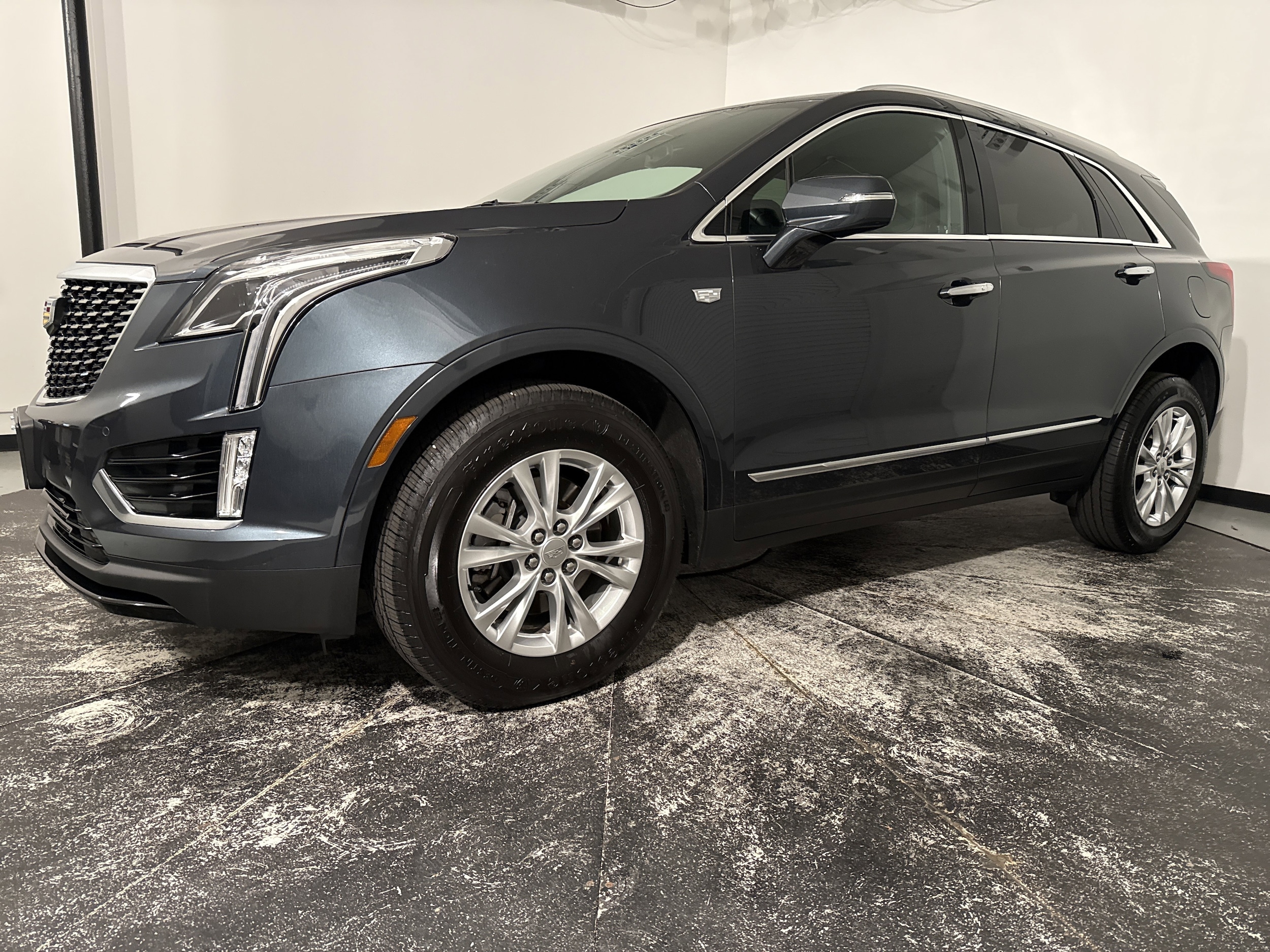 2020 CADILLAC XT5 Luxury FWD photo 2