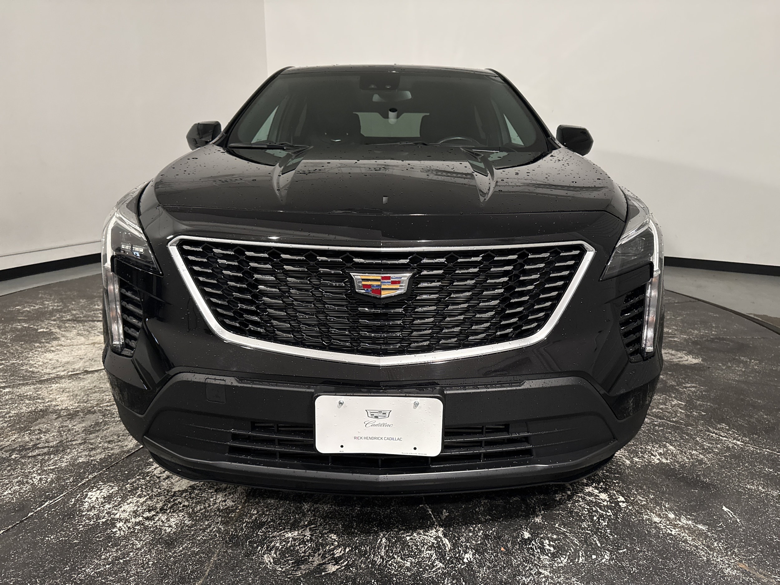 2023 CADILLAC XT4 FWD Luxury photo 2