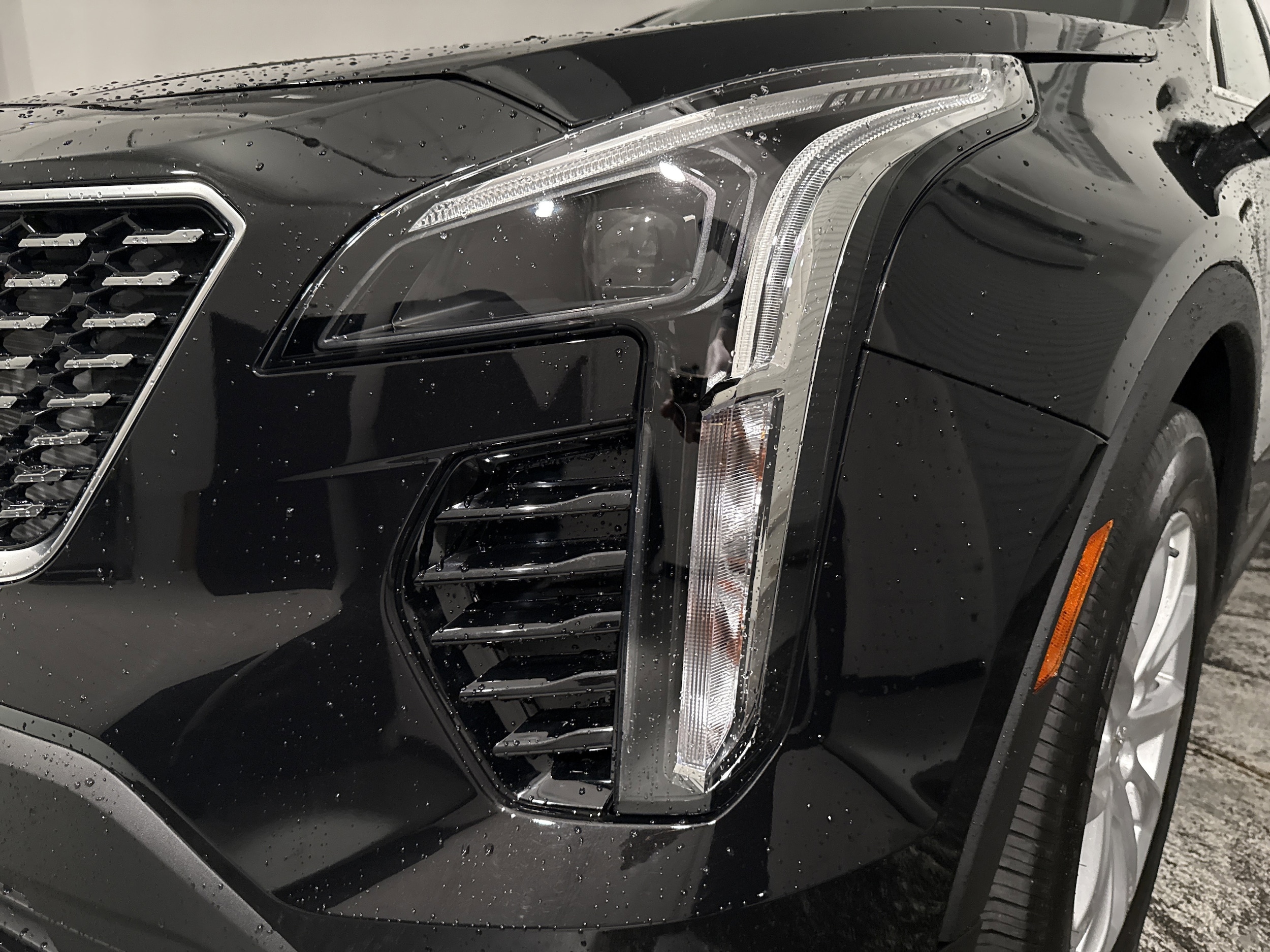 2023 CADILLAC XT4 FWD Luxury photo 4