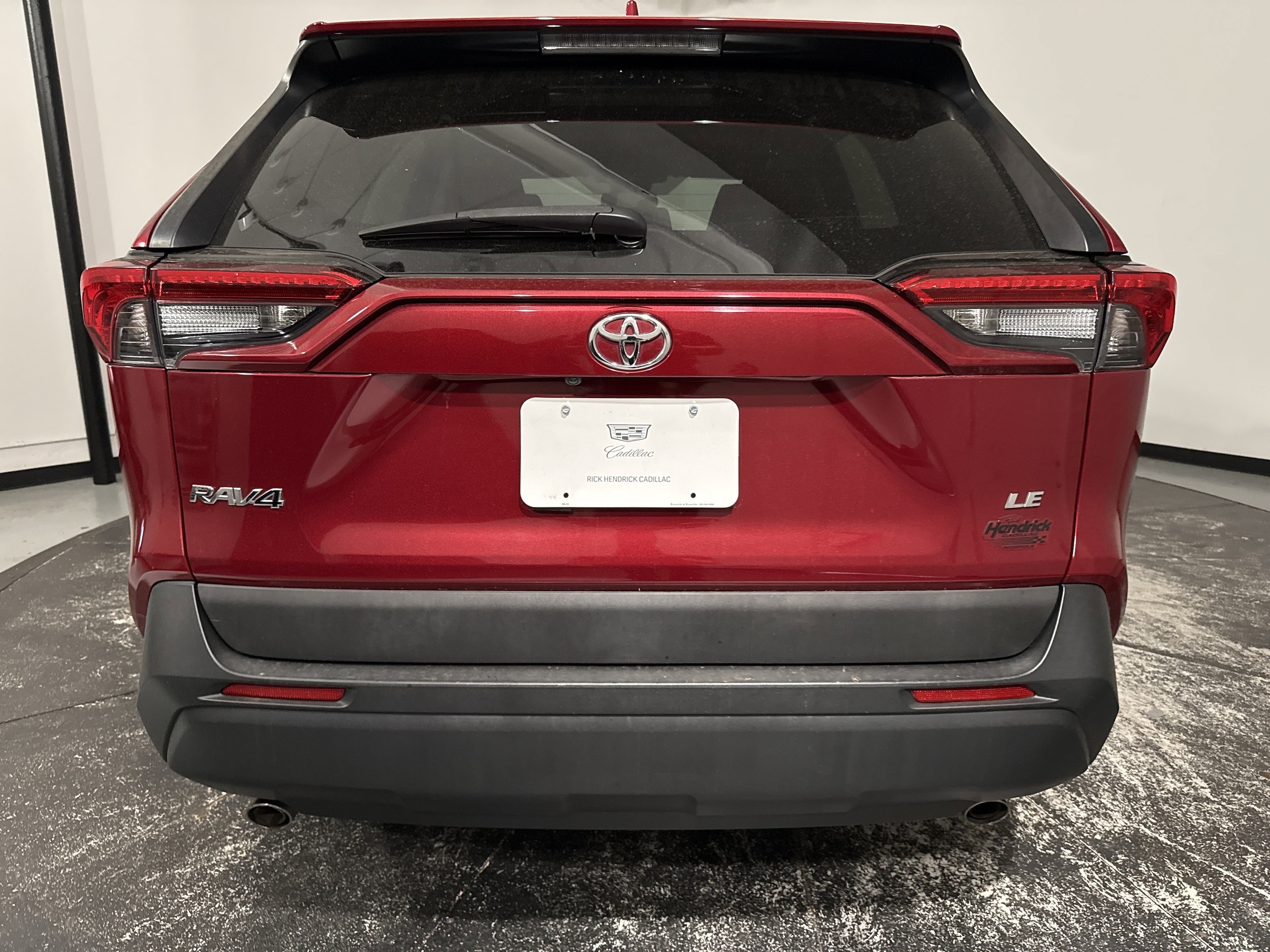 2019 Toyota RAV4 LE photo 3
