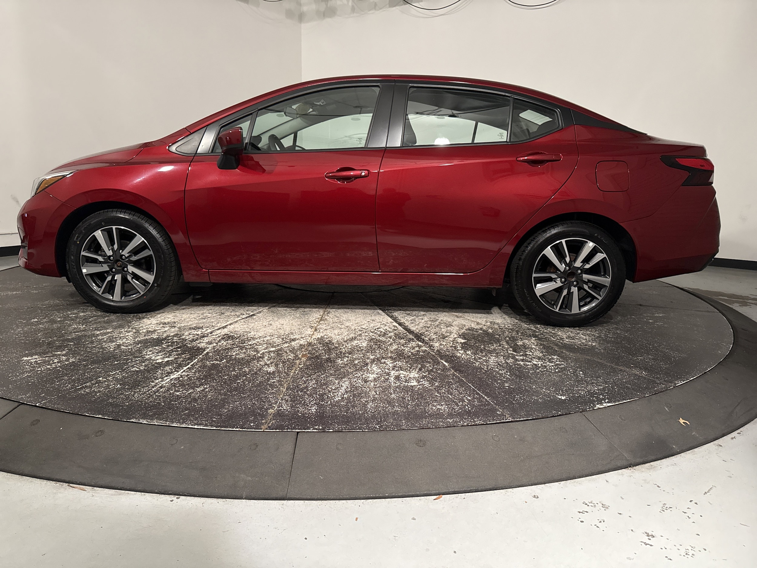 2025 Nissan Versa SV photo 5