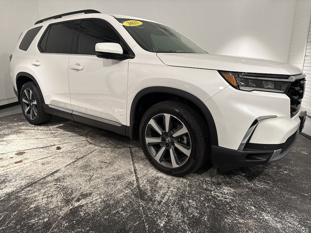 Used 2025 Honda Pilot Elite SUV