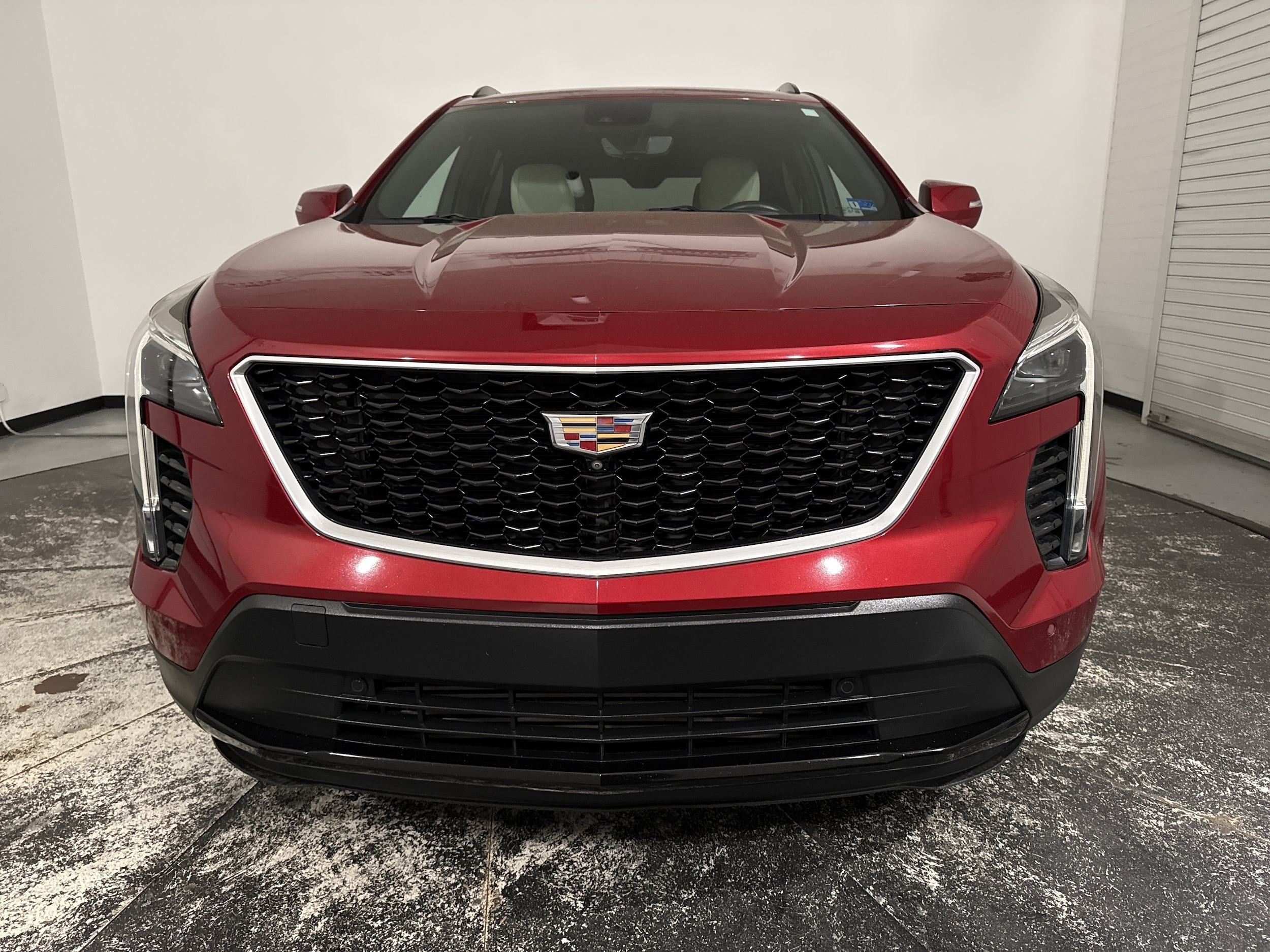 2019 CADILLAC XT4 FWD Sport photo 2