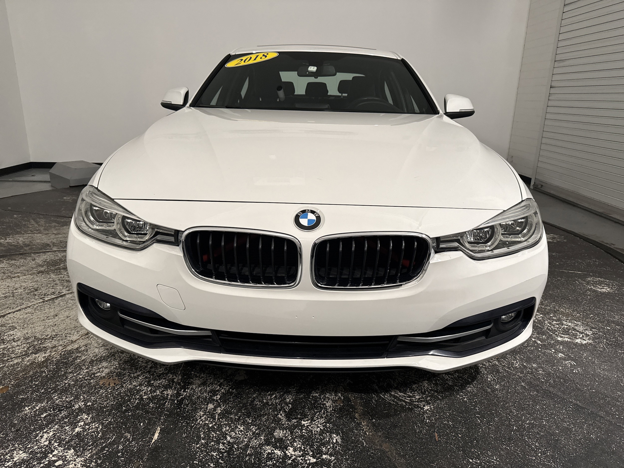 2018 BMW 3 Series 330i photo 2