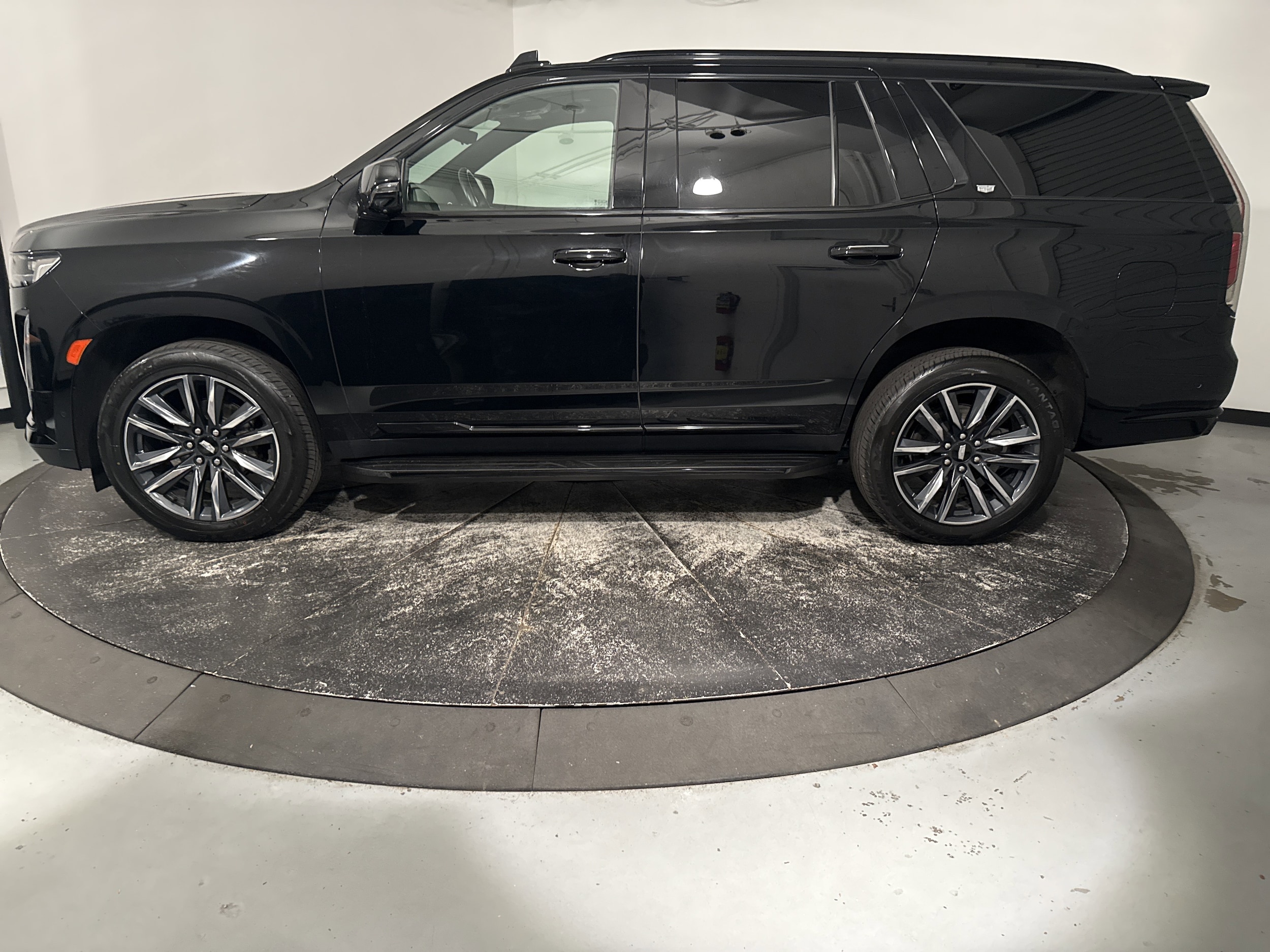 2023 CADILLAC Escalade 4WD Sport photo 5