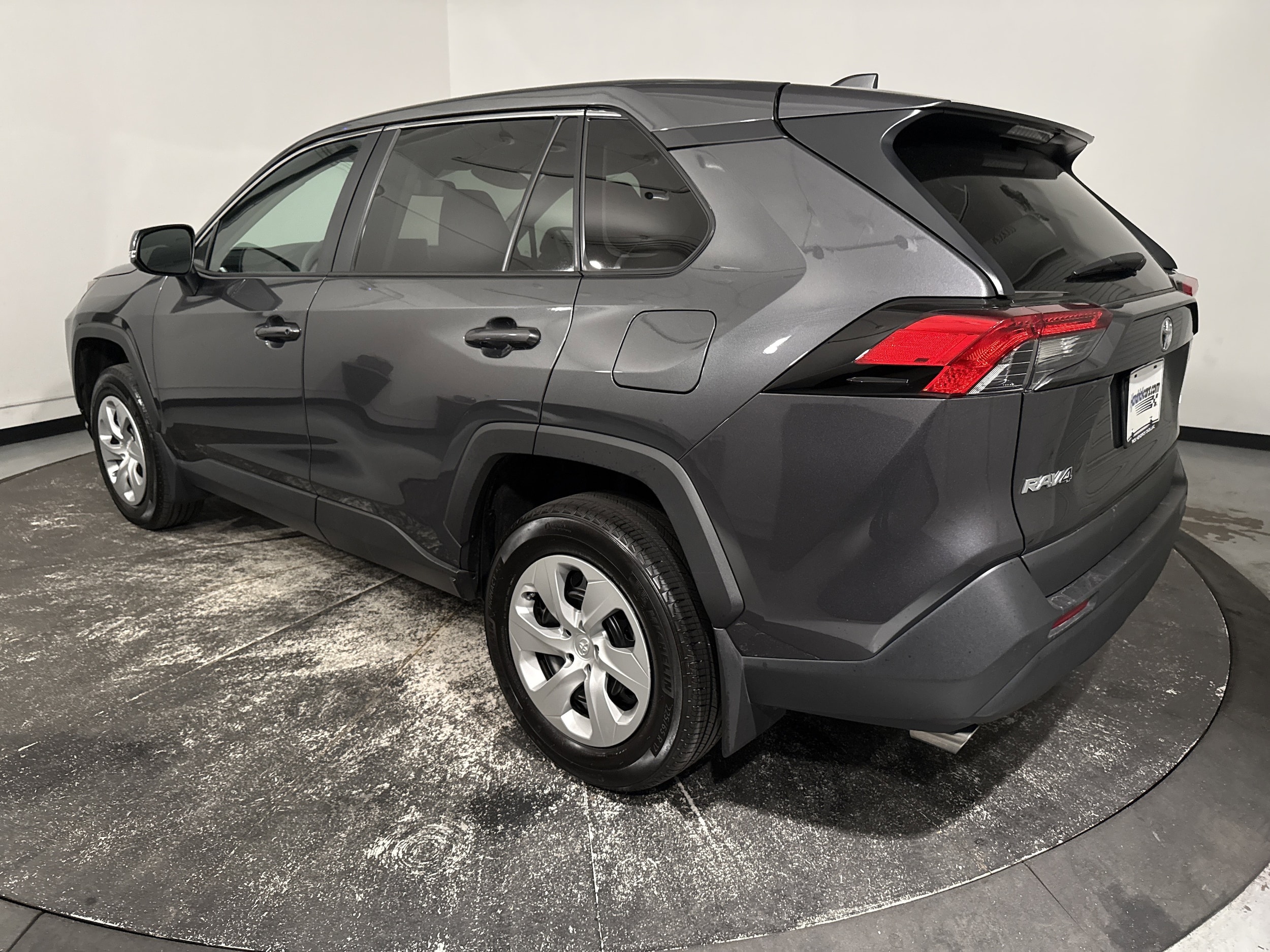 2023 Toyota RAV4 LE photo 6