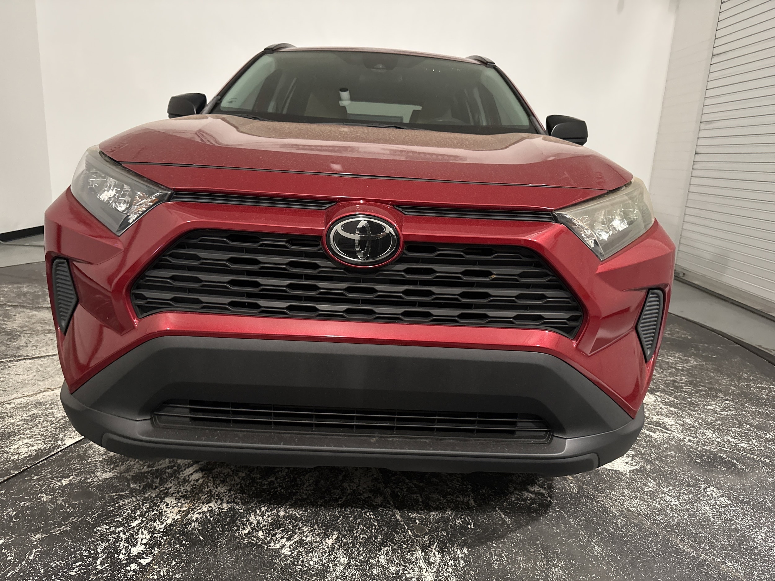 2019 Toyota RAV4 LE photo 2