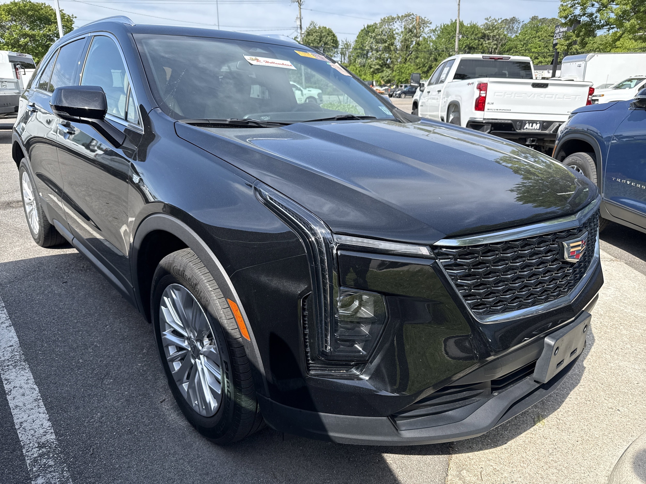 2024 CADILLAC XT4 AWD Luxury photo 2