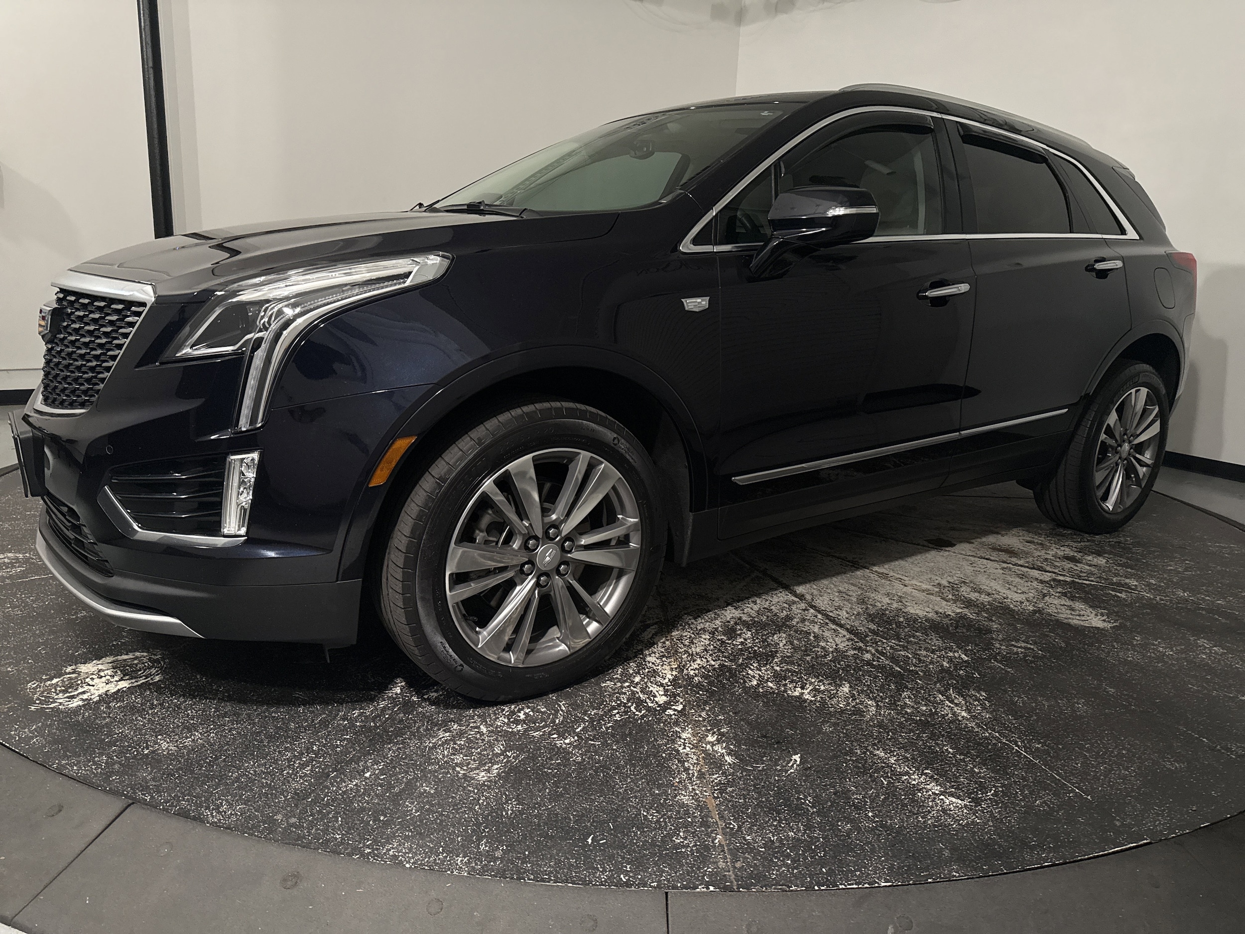 2022 CADILLAC XT5 FWD Premium Luxury photo 2
