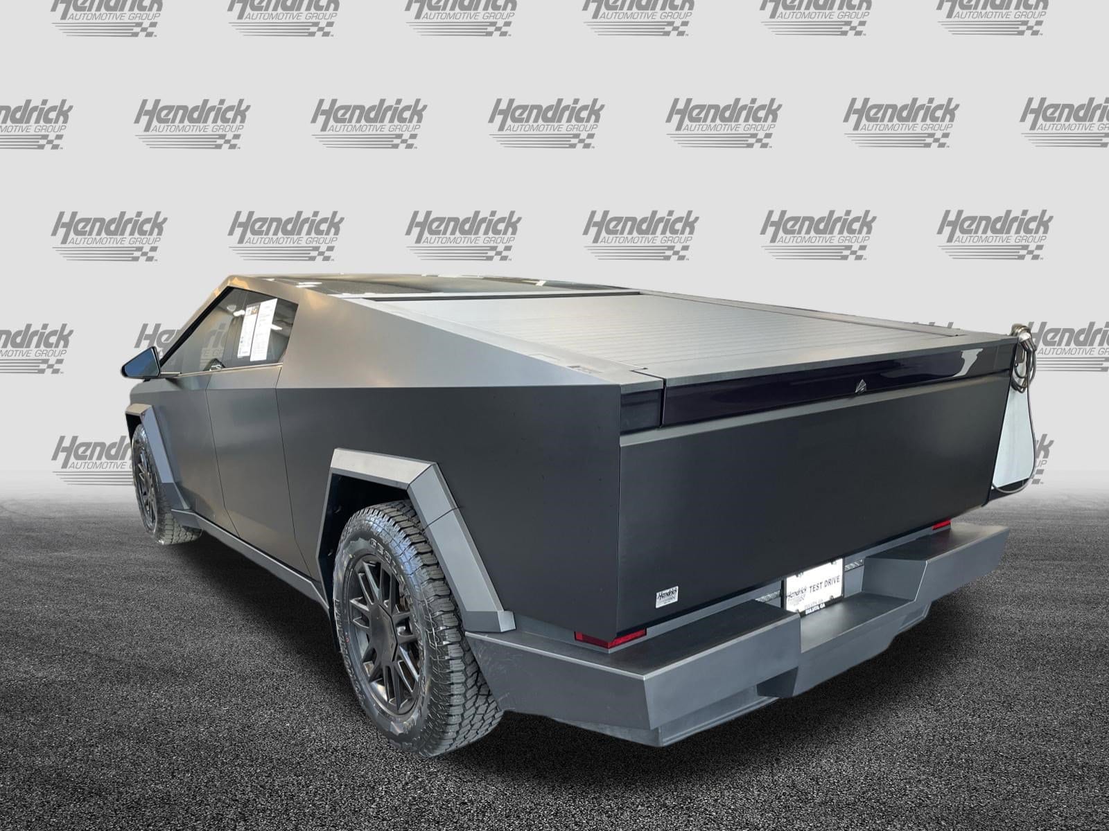 2025 Tesla Cybertruck photo 6