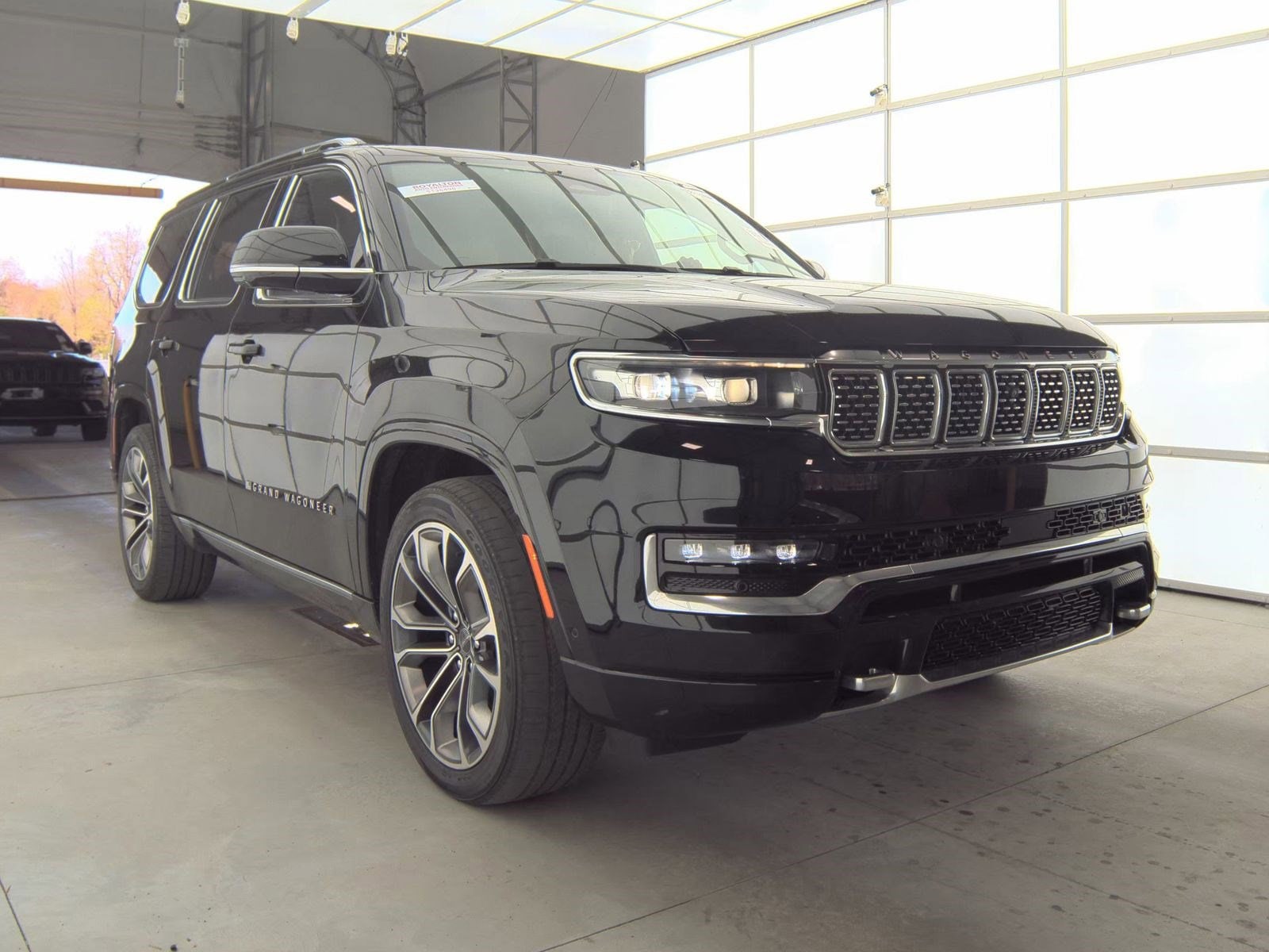 2022 Jeep Grand Wagoneer Series III photo 4