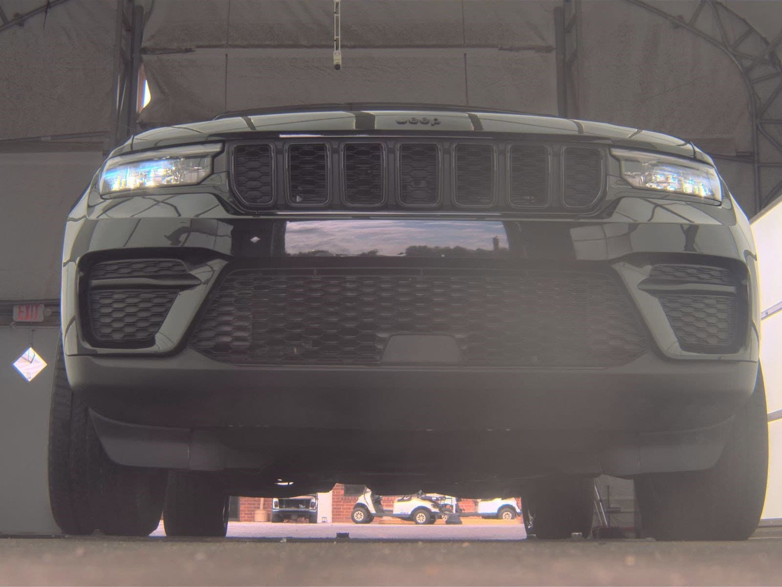 2024 Jeep Grand Cherokee Altitude photo 2