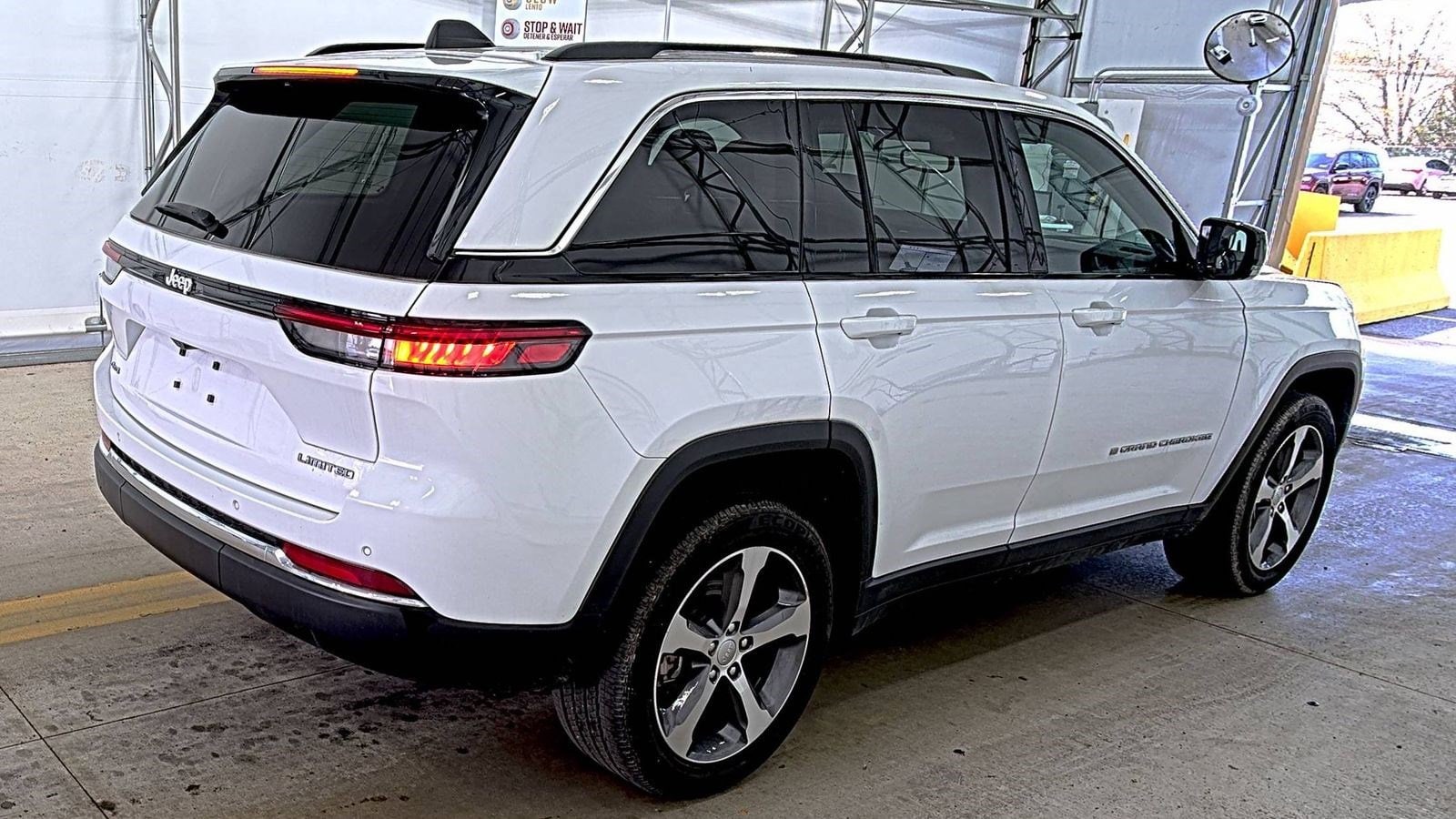 2023 Jeep Grand Cherokee Limited photo 4