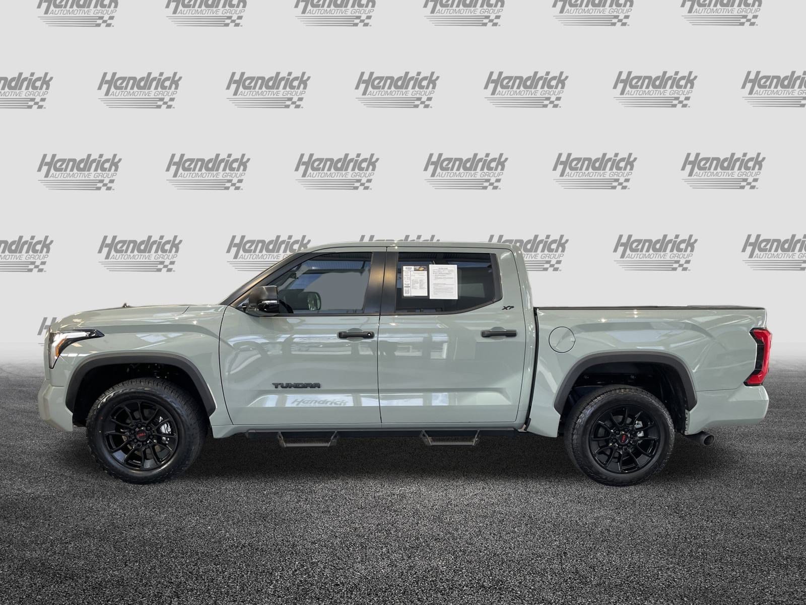 2025 Toyota Tundra 4WD SR5 photo 5