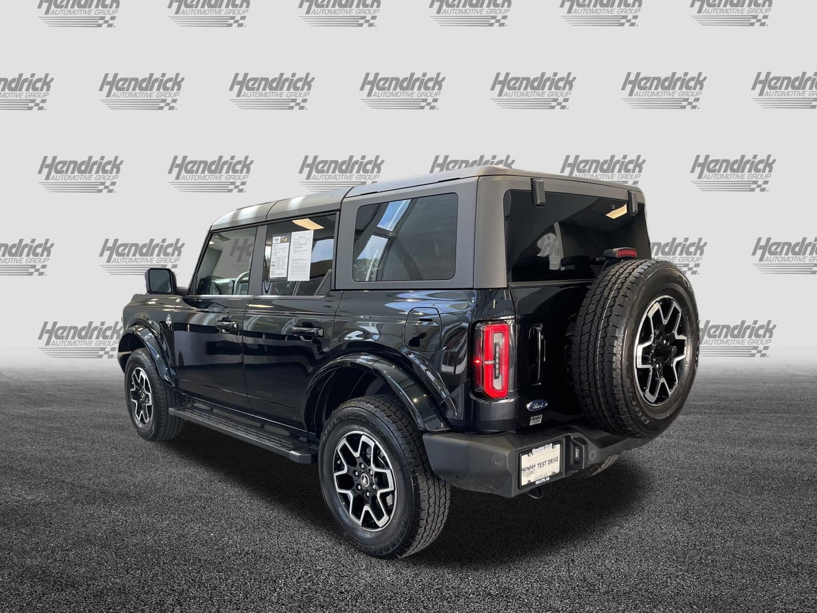 2024 Ford Bronco Outer Banks photo 3