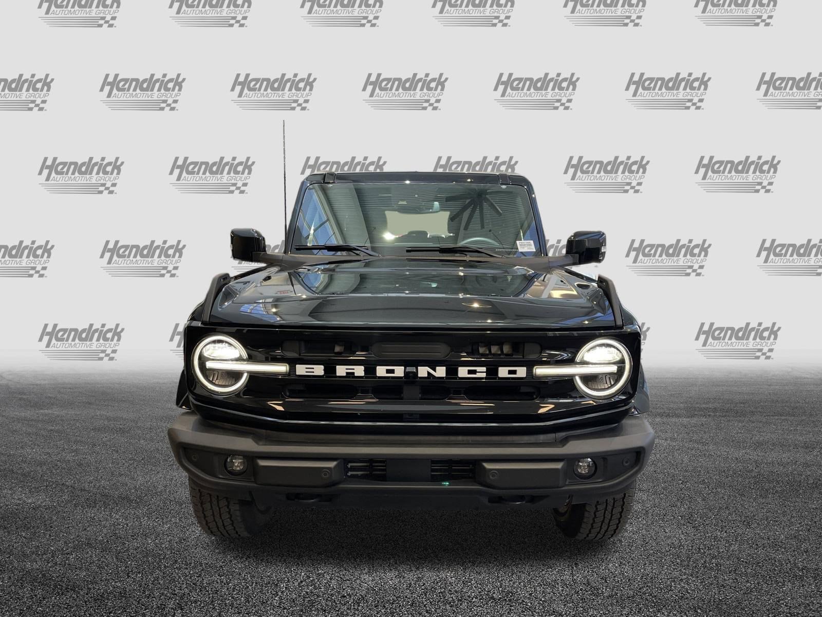 2024 Ford Bronco Outer Banks photo 2