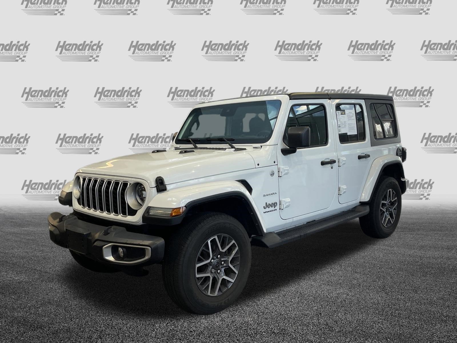 2024 Jeep Wrangler Sahara photo 4