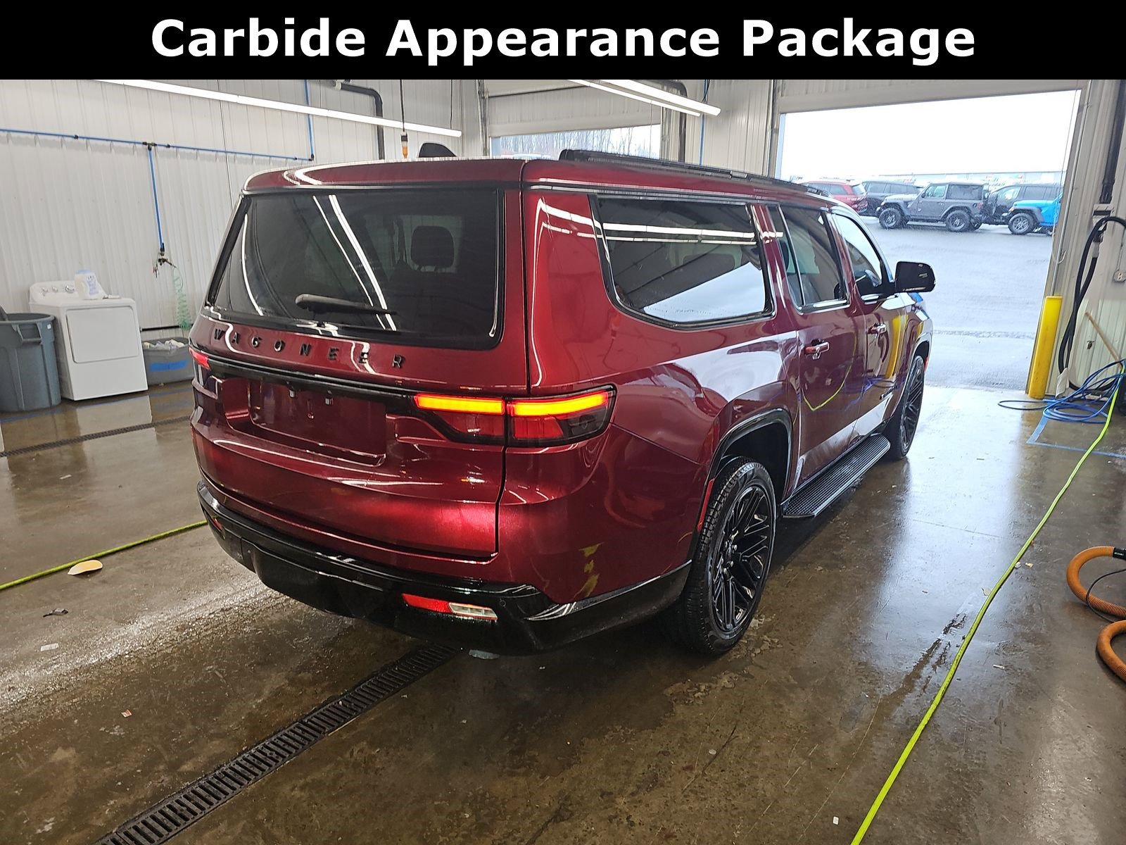 2025 Jeep Wagoneer L Series II Carbide photo 4