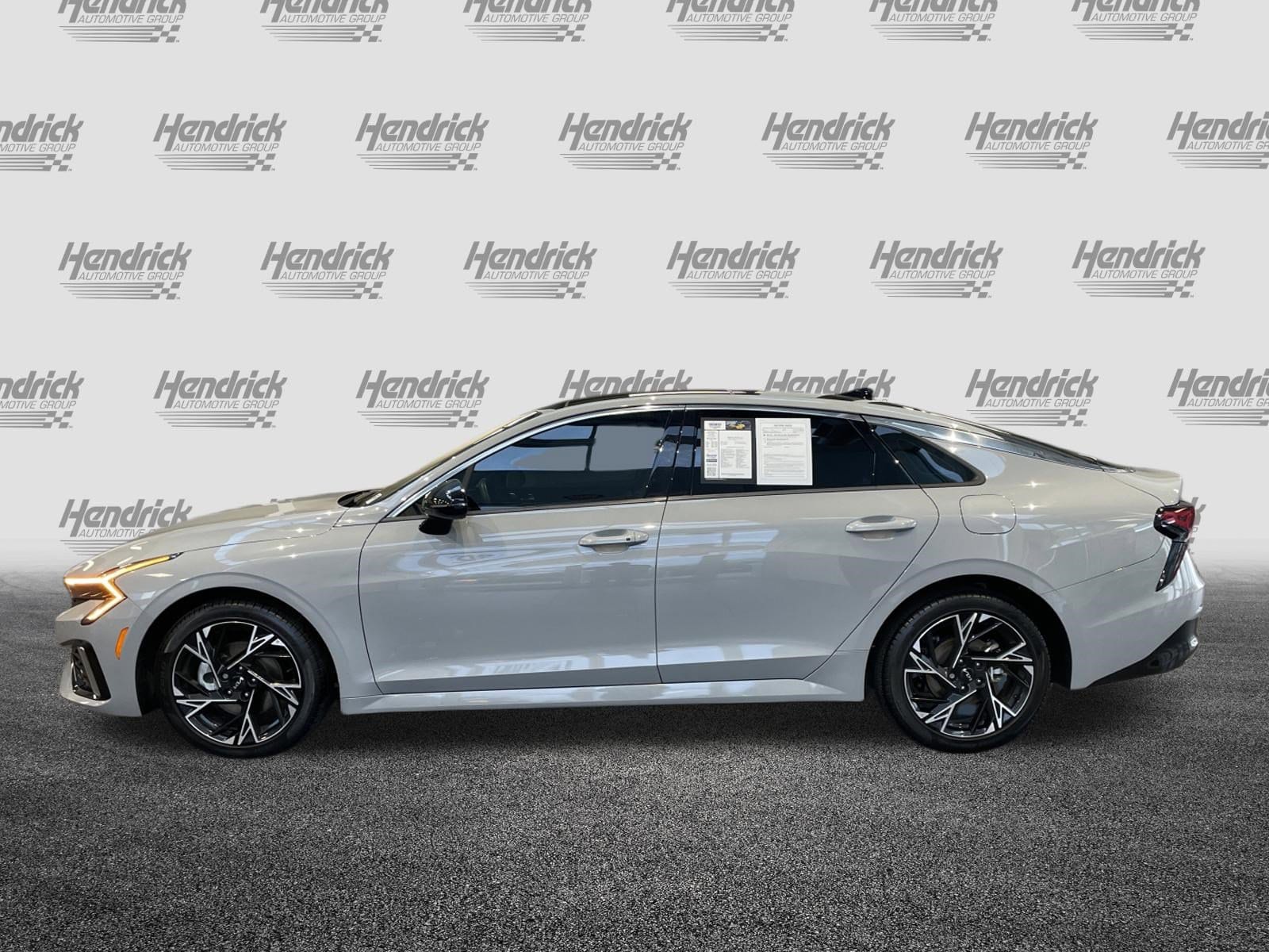 2025 Kia K5 GT-Line photo 3