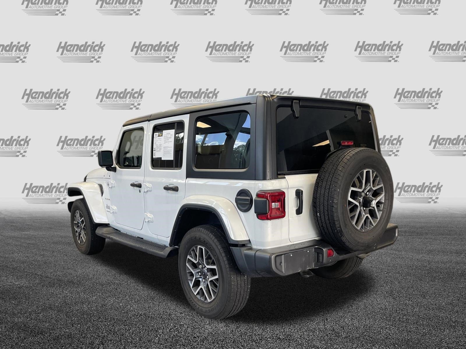 2024 Jeep Wrangler Sahara photo 6