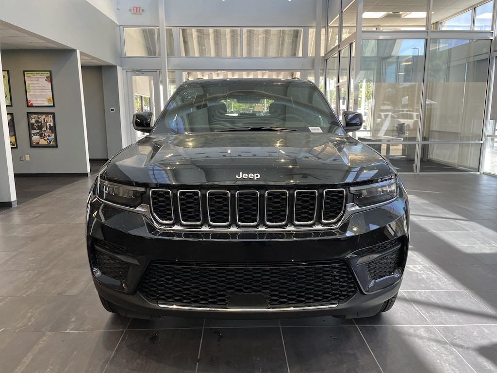 New 2025 Jeep Grand Cherokee Laredo X SUV