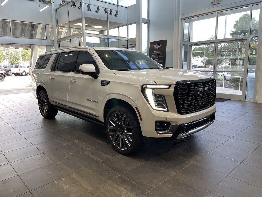 Used 2025 GMC Yukon XL Denali Ultimate SUV