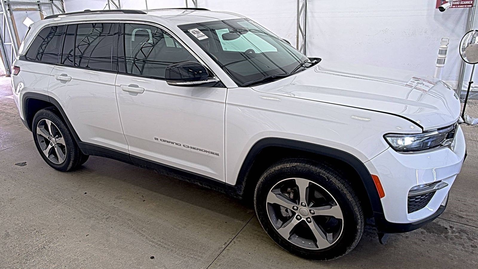 2023 Jeep Grand Cherokee Limited photo 2