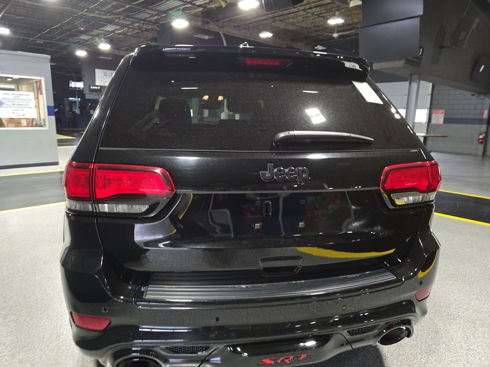 2018 Jeep Grand Cherokee SRT photo 6