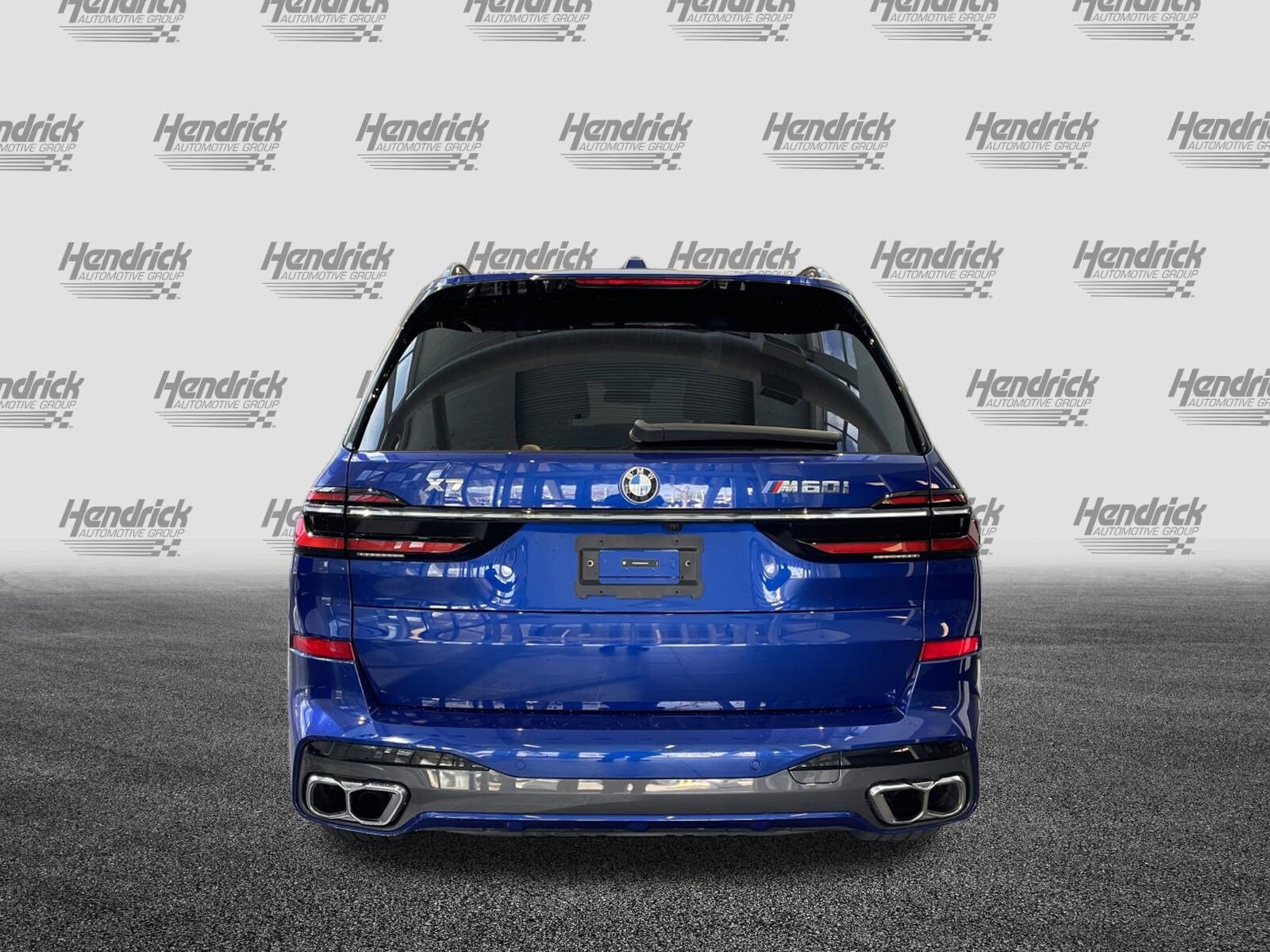 2025 BMW X7 M60i photo 3