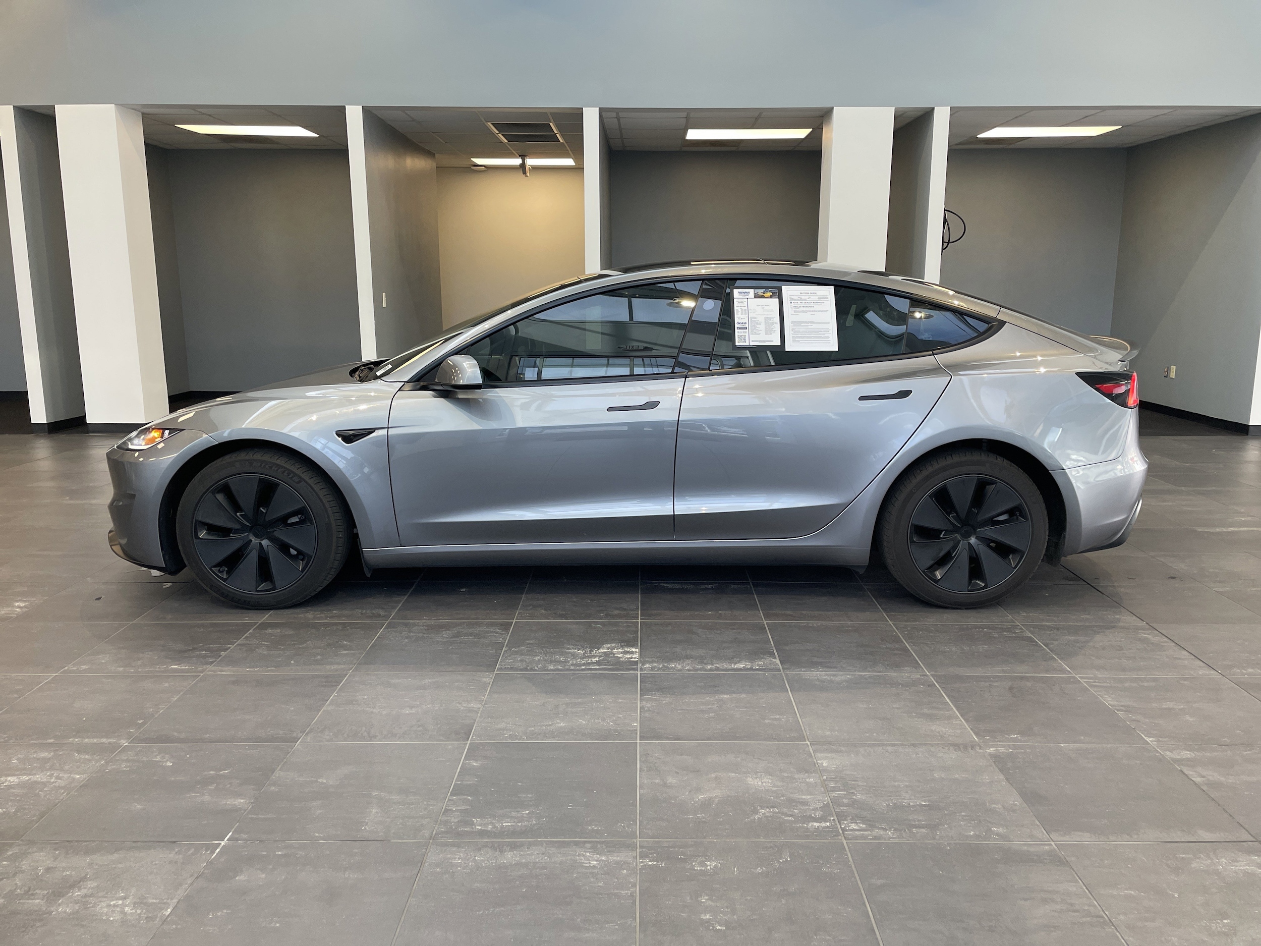 2024 Tesla Model 3 photo 6