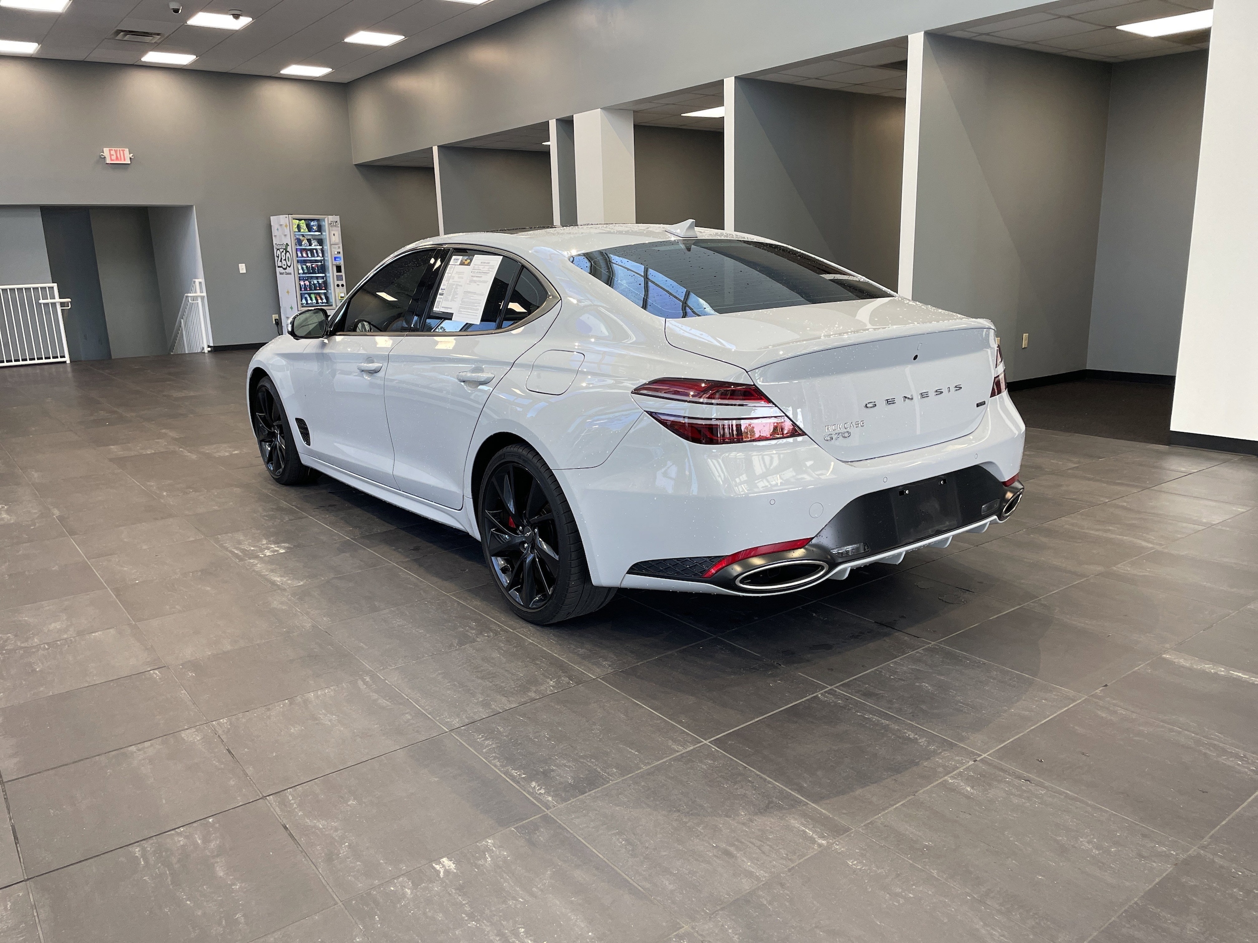 2023 Genesis G70 3.3T photo 3
