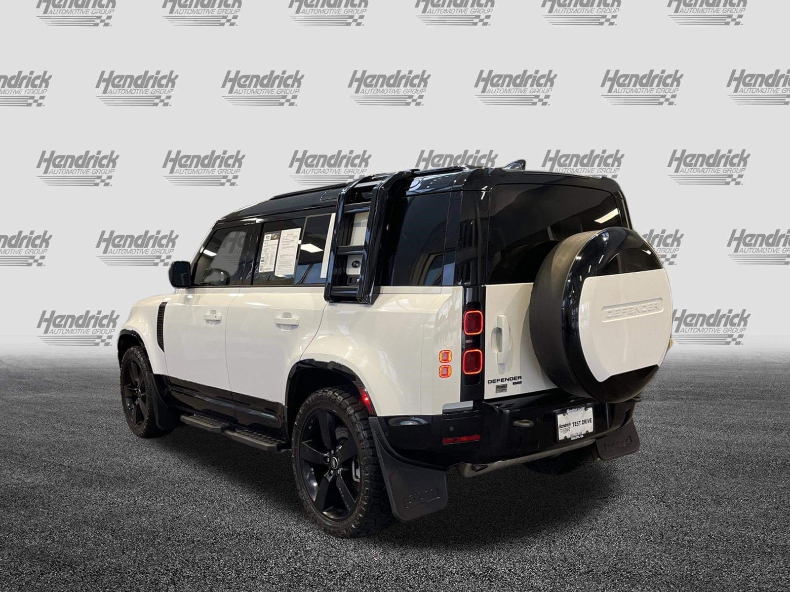 2023 Land Rover Defender X-Dynamic SE photo 6