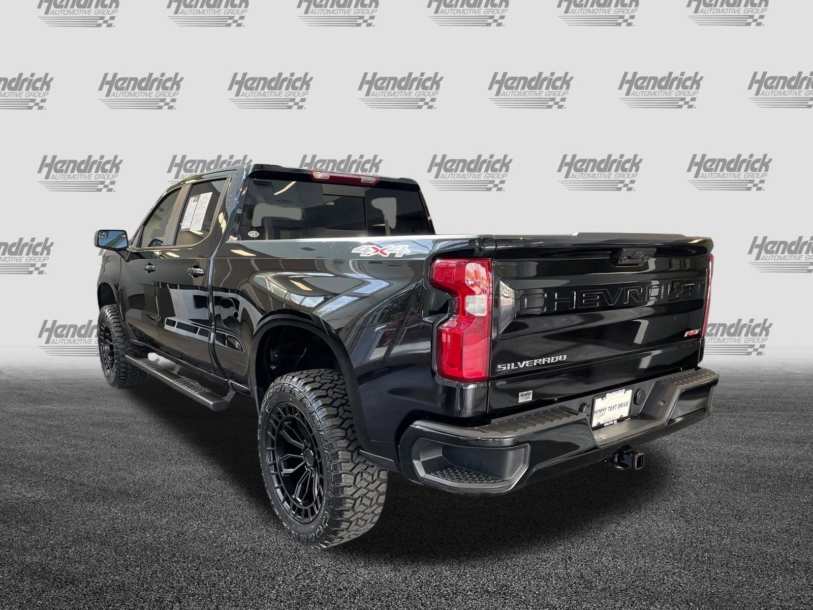 2025 Chevrolet Silverado 1500 RST photo 3