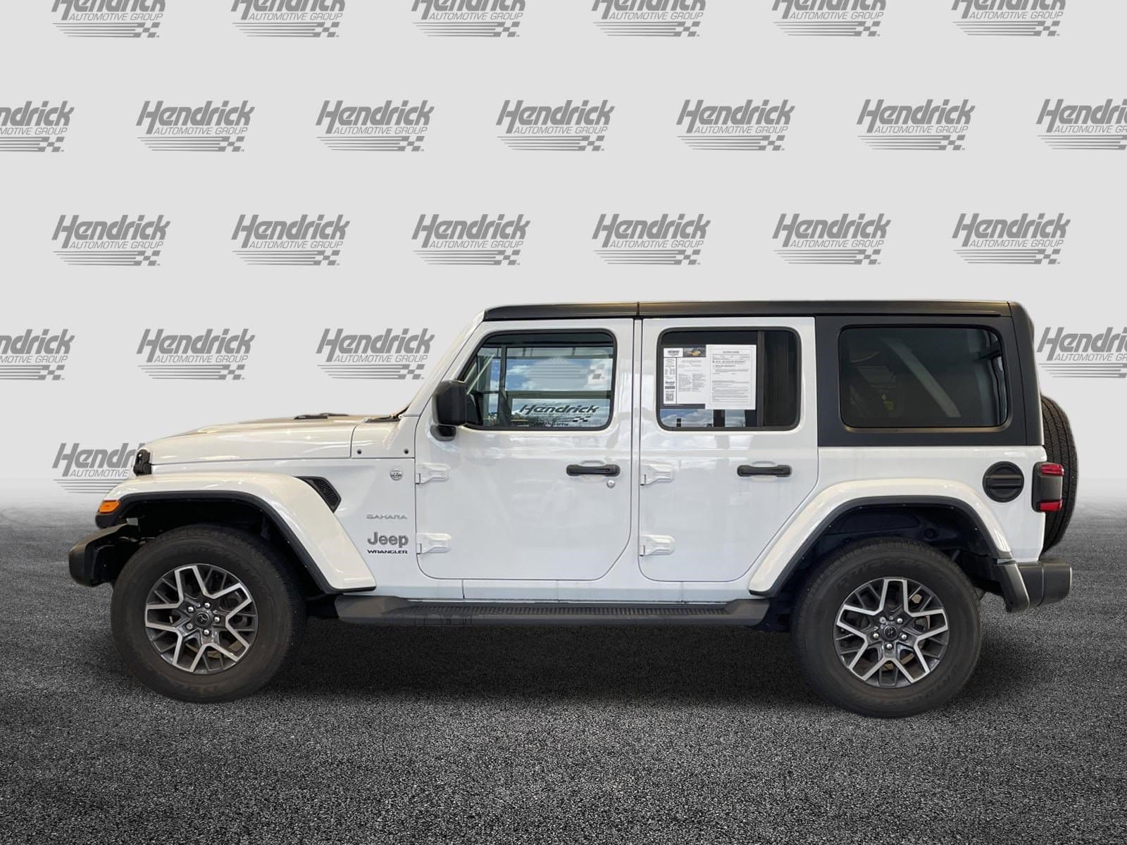 2024 Jeep Wrangler Sahara photo 5