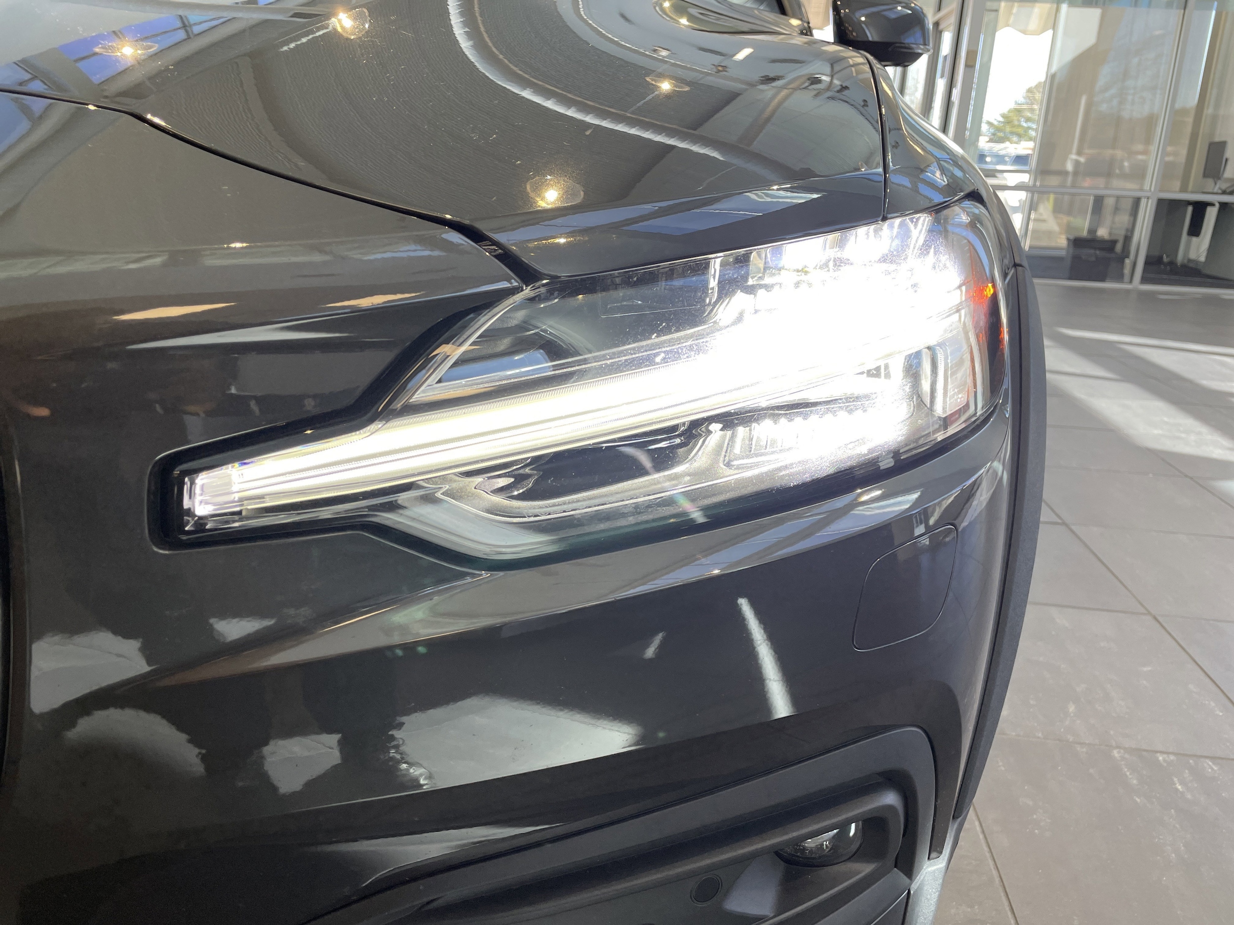 2025 Volvo V60 Cross Country Plus photo 4