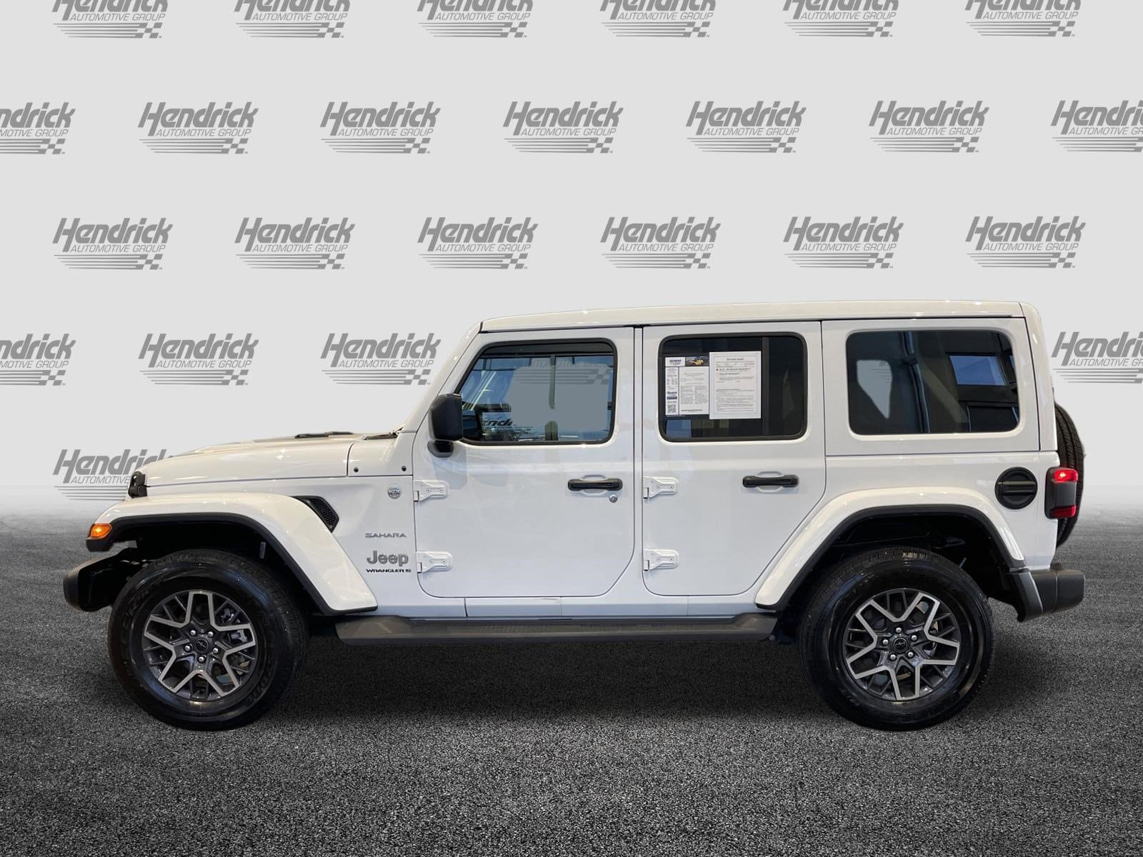 2024 Jeep Wrangler Sahara photo 5