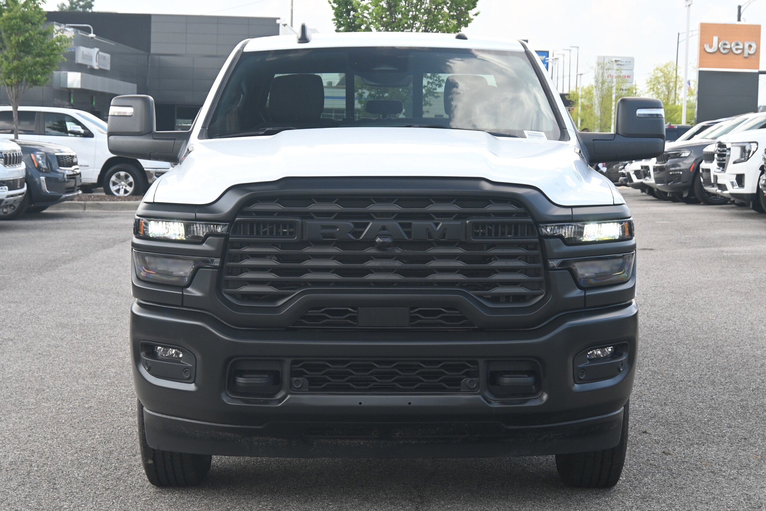 2025 Ram 2500 Tradesman photo 2