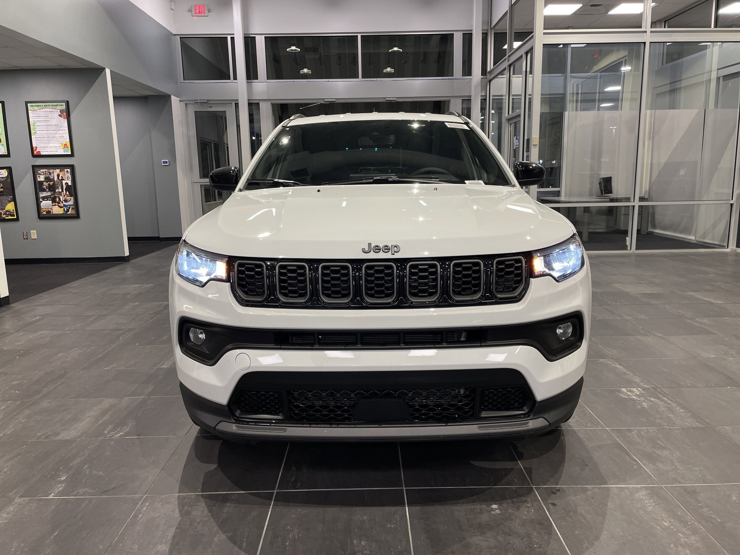 2026 Jeep Compass Latitude Altitude photo 2