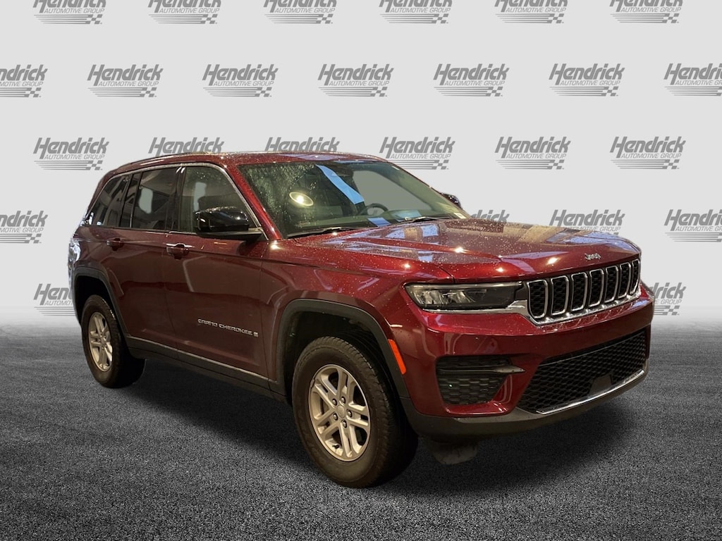 Used 2023 Jeep Grand Cherokee Laredo SUV