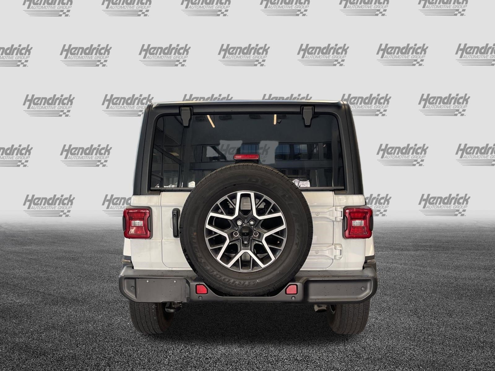 2024 Jeep Wrangler Sahara photo 3