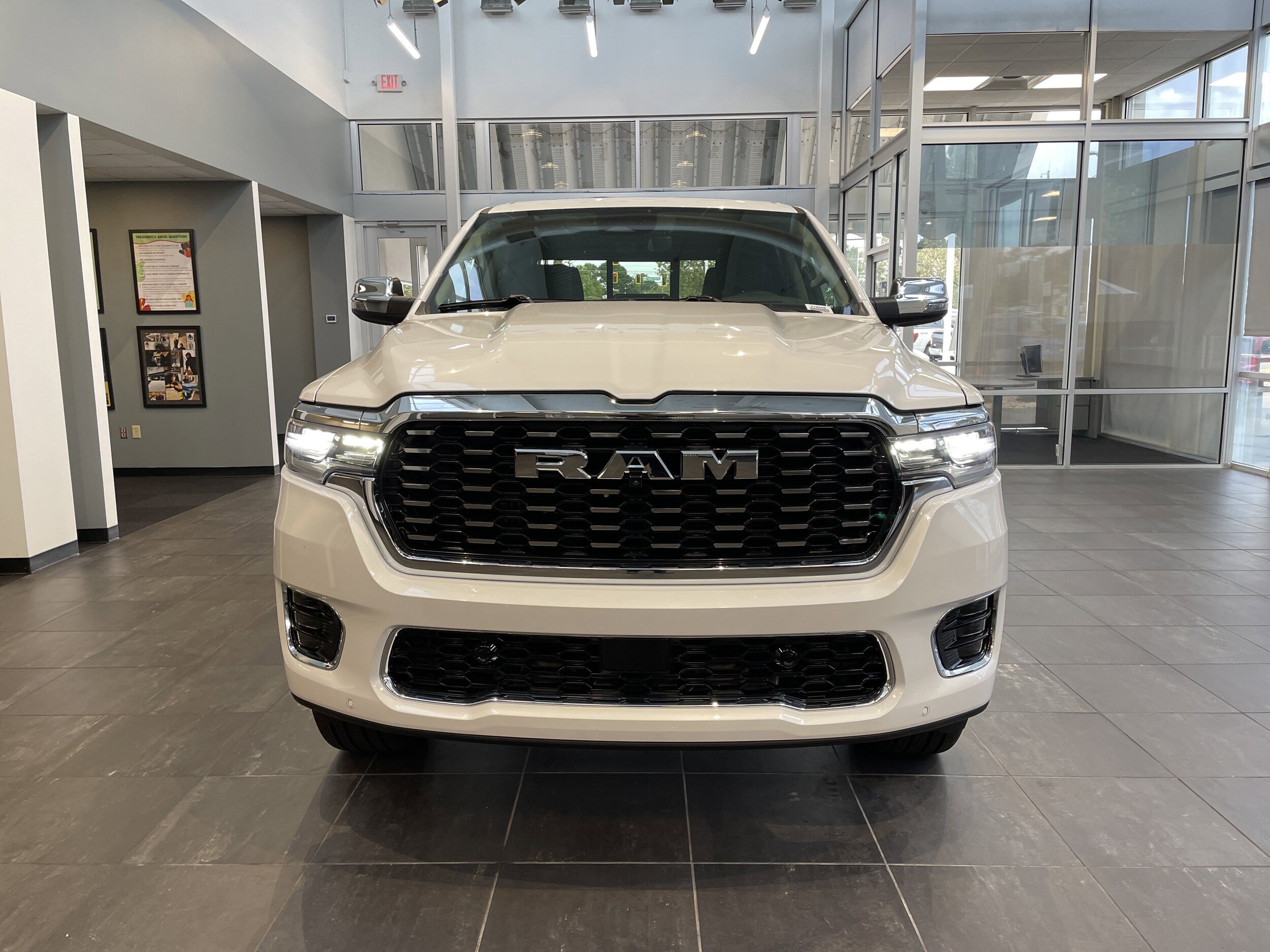 2026 Ram 1500 photo 2