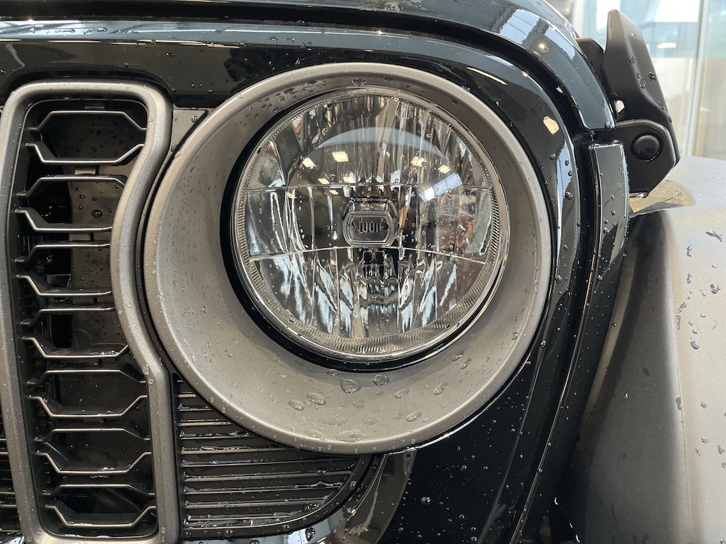 New 2025 Jeep Wrangler Sport Convertible