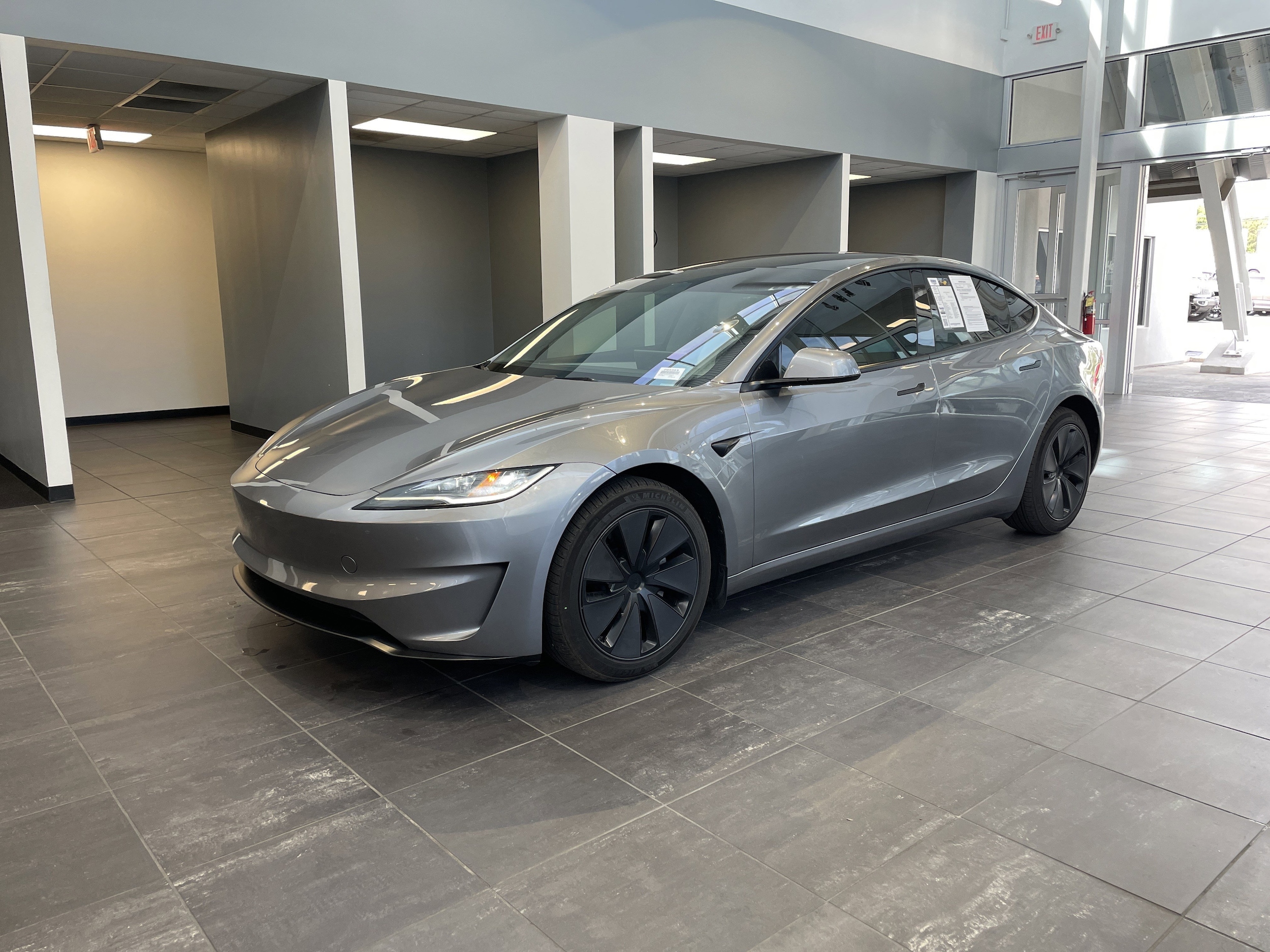 2024 Tesla Model 3 photo 5