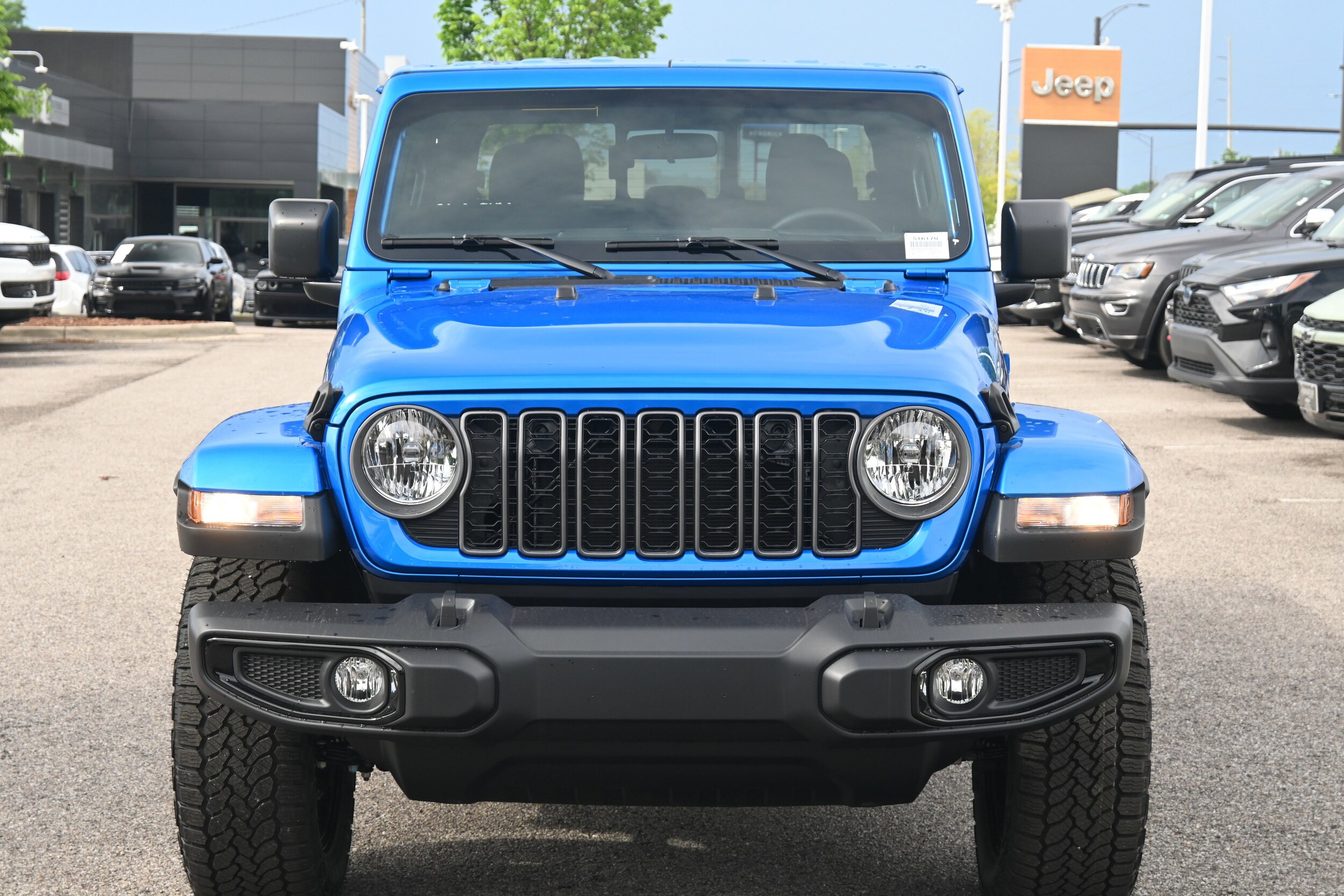 2025 Jeep Gladiator Sport photo 2