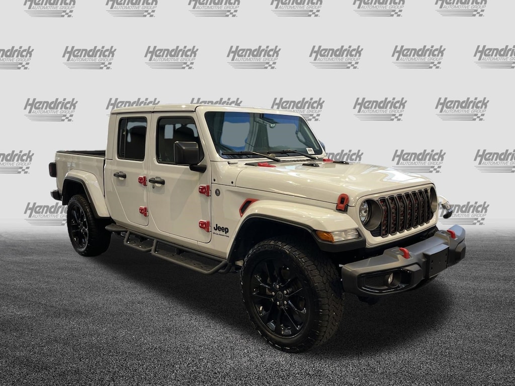Used 2025 Jeep Gladiator Nighthawk Pickup