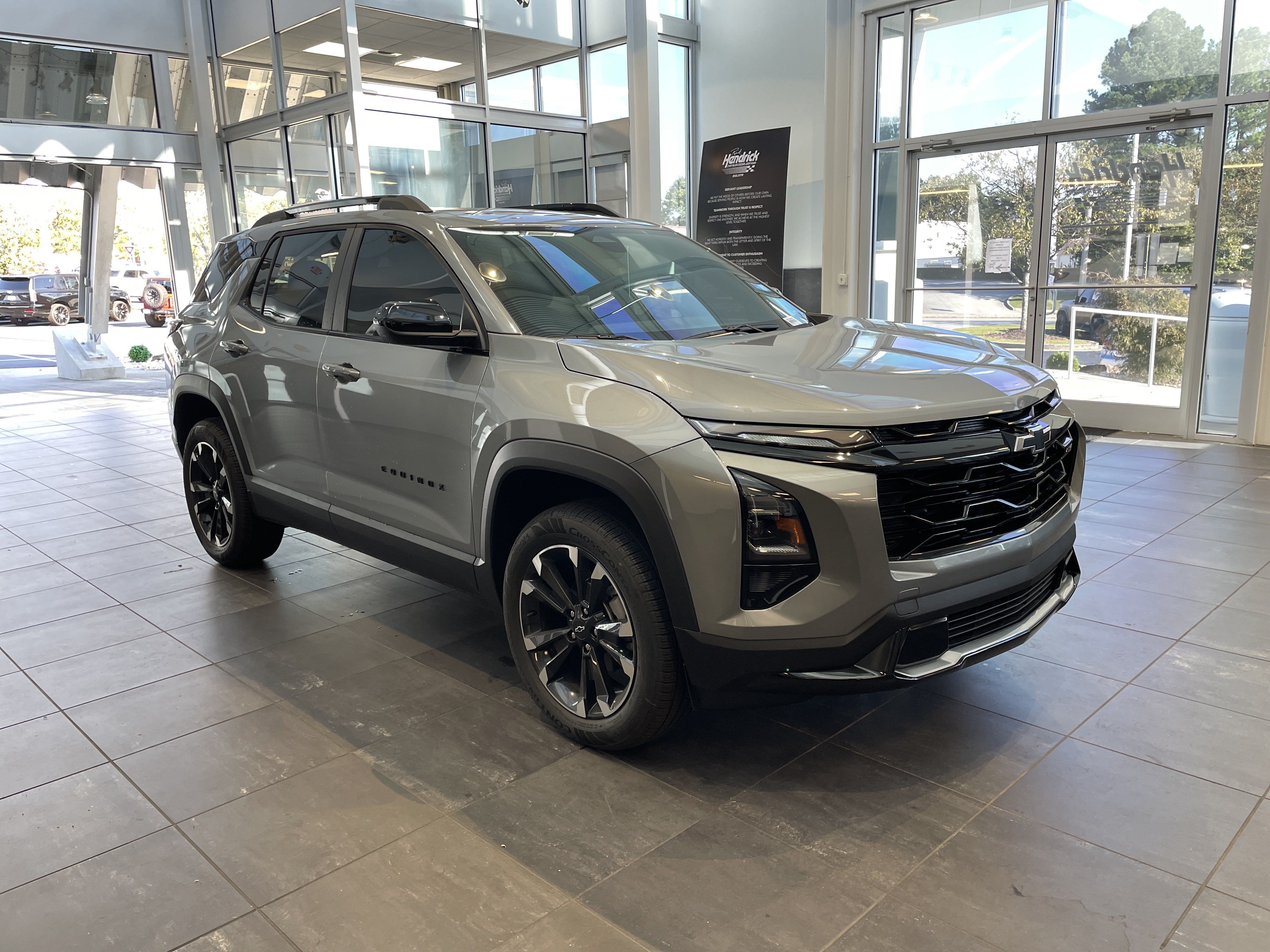 Used 2027 Chevrolet Equinox FWD RS SUV