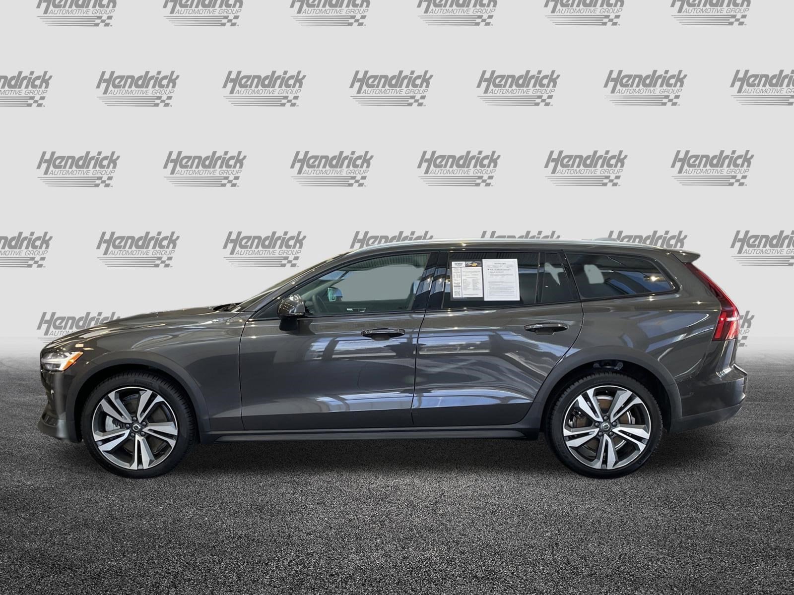 2025 Volvo V60 Cross Country Plus photo 6