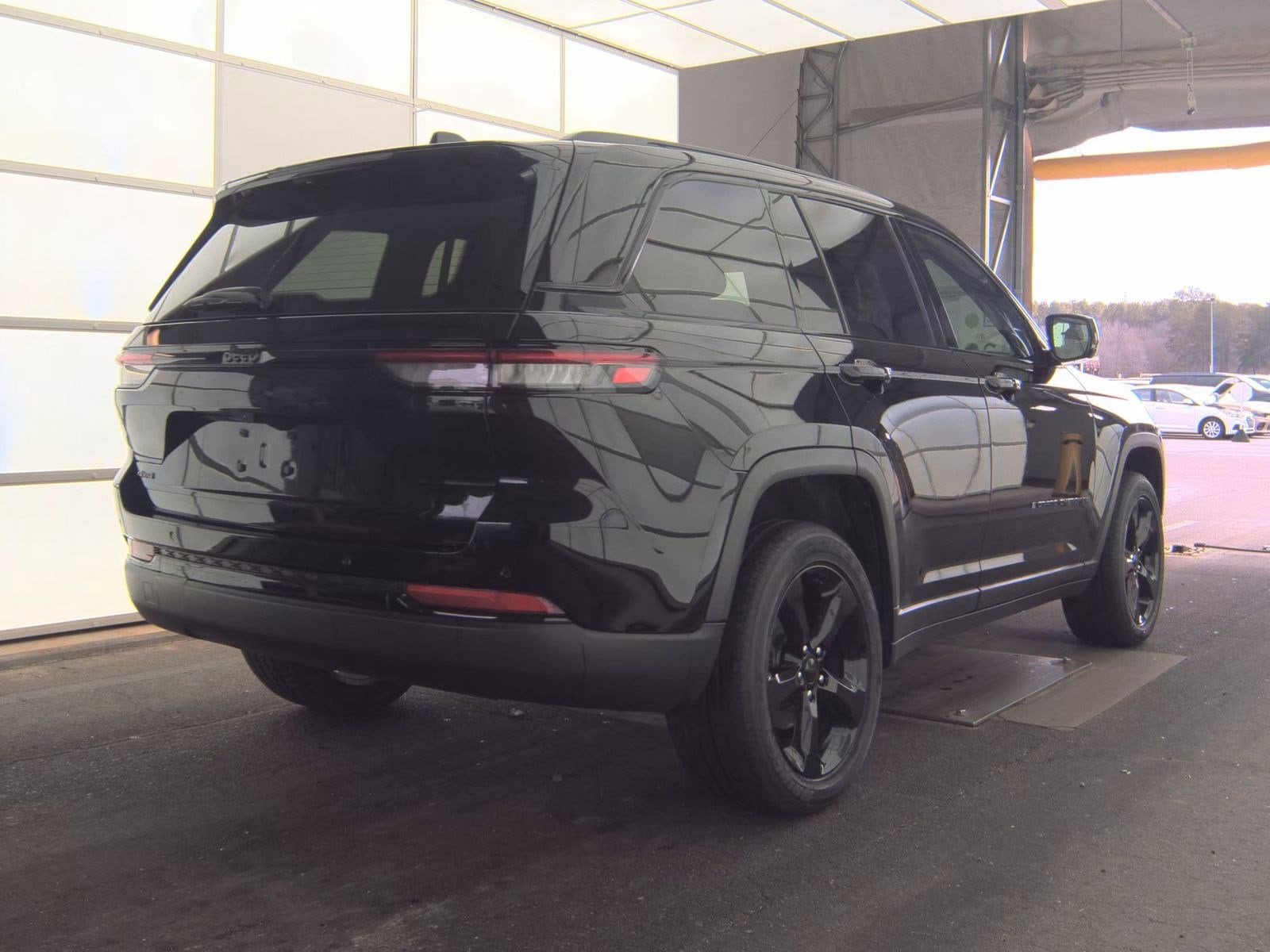 2024 Jeep Grand Cherokee Altitude photo 5